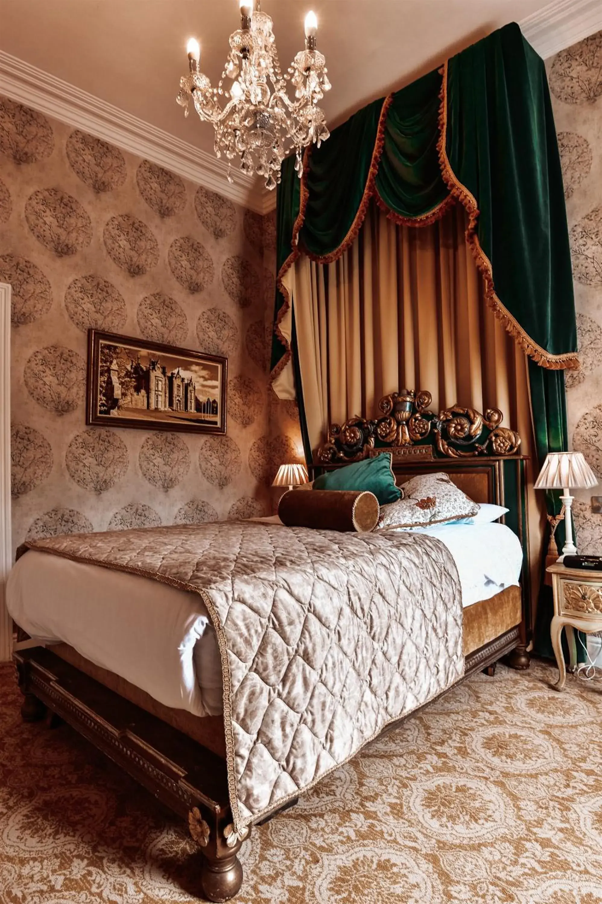 Queen Room - single occupancy in Belleek Castle, Ballina Queen Room - single occupancy in Belleek Castle, Ballina
