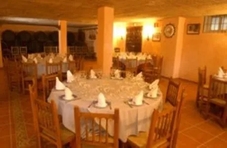Restaurant/places to eat in Hotel Alfar