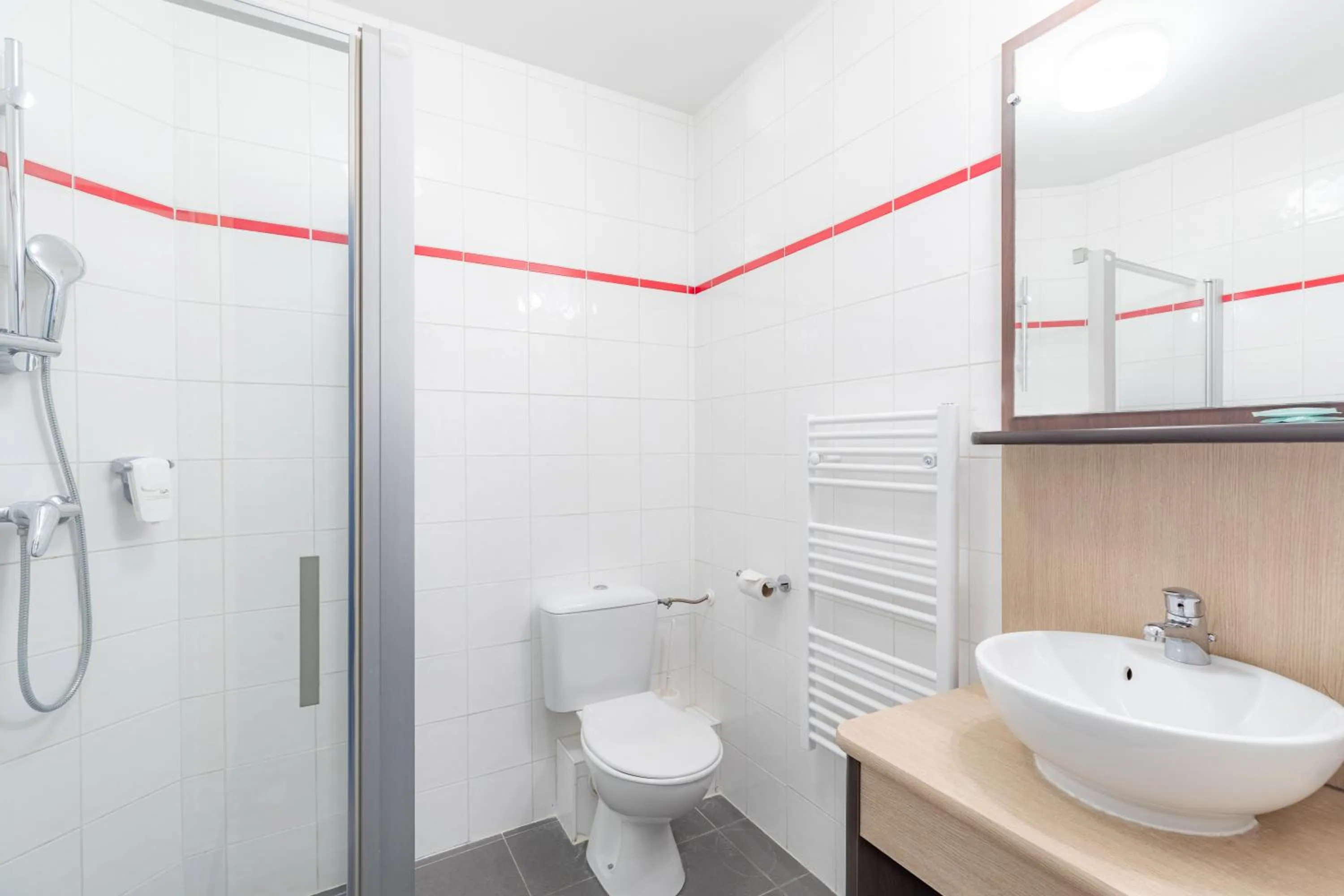 Shower in Appart'City Classic Nice Acropolis