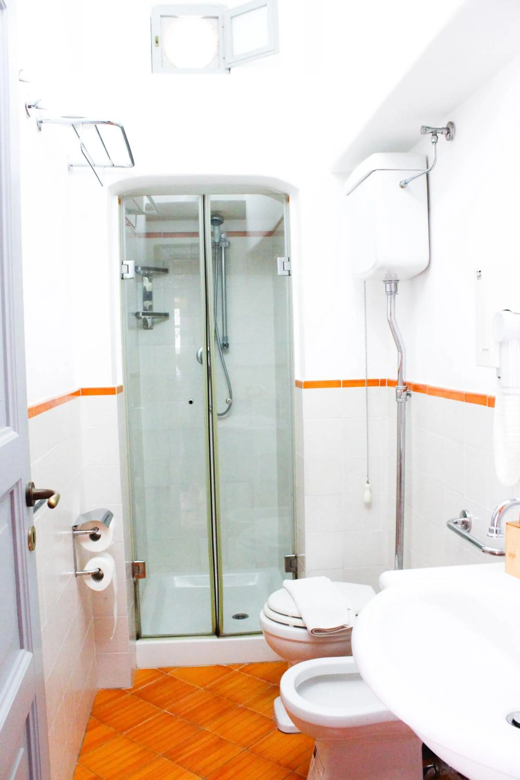 Shower in Residence Acanto