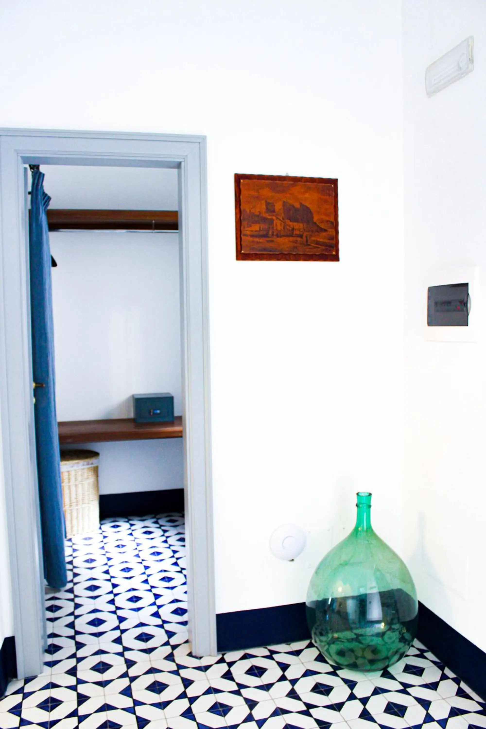 Decorative detail, Bed in Residence Acanto