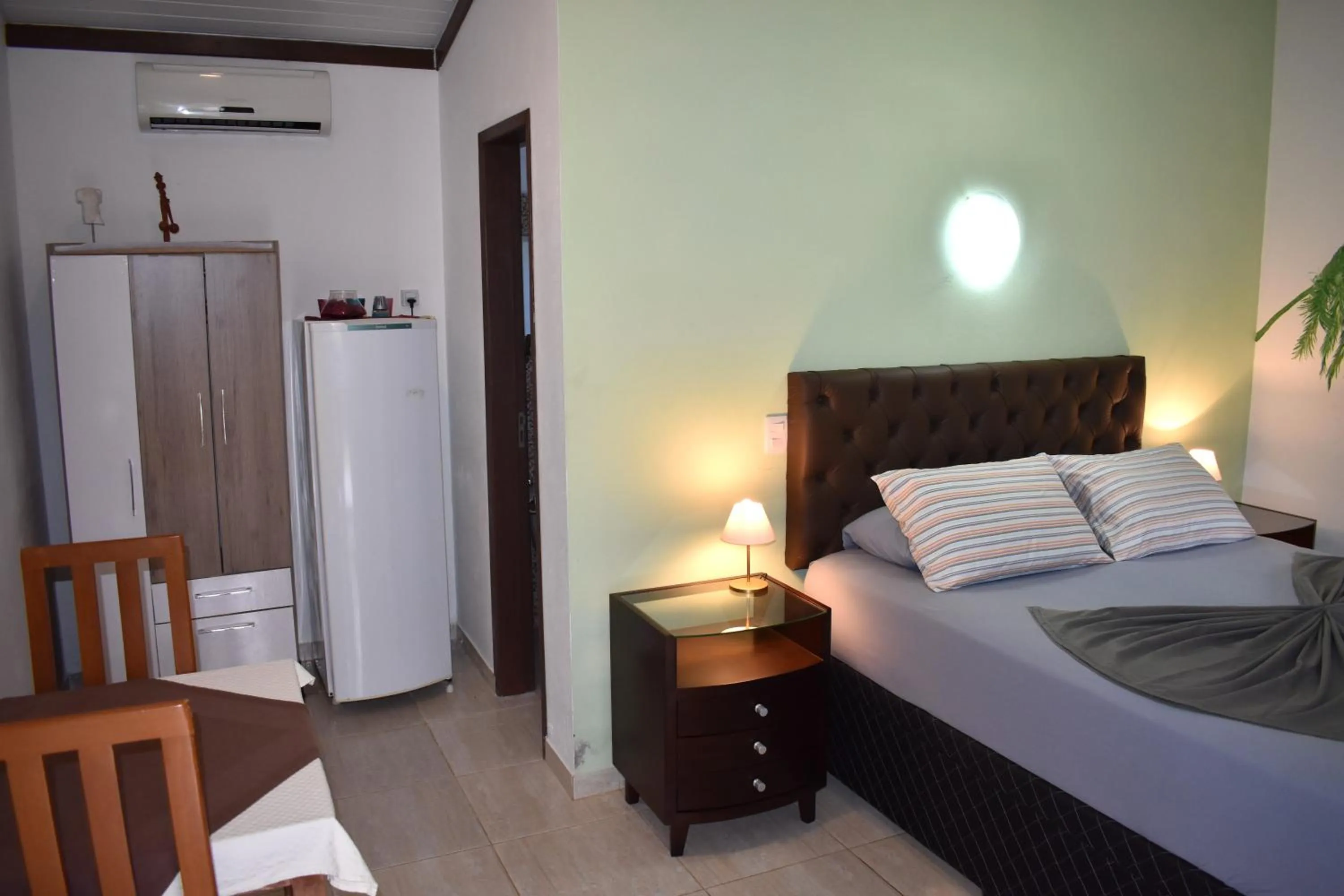 Photo of the whole room, Bed in Hotel Pousada Rancho Fundo