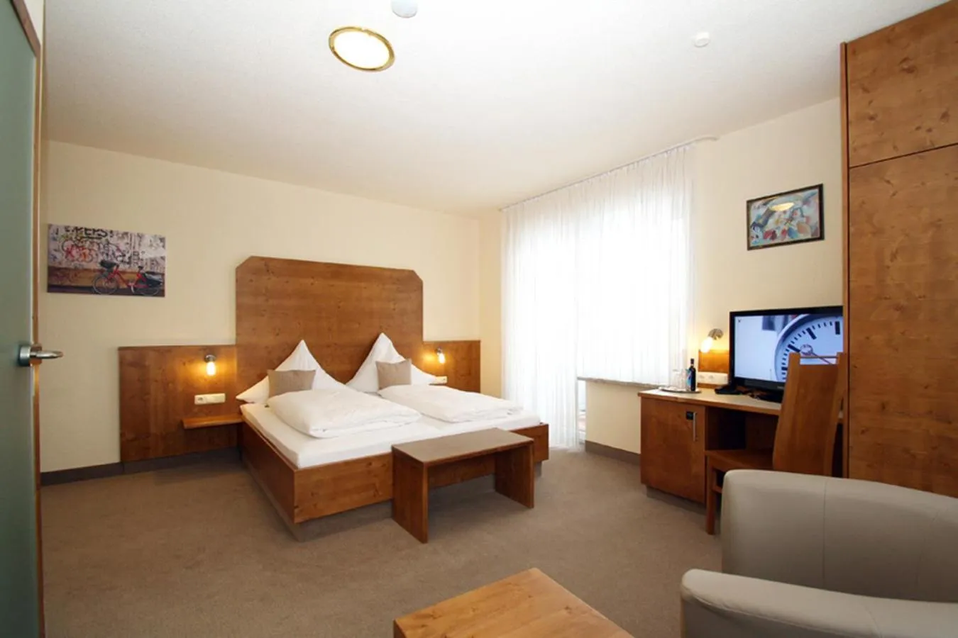 Bedroom, Bed in Hotel-Restaurant Gasthaus Bonimeier