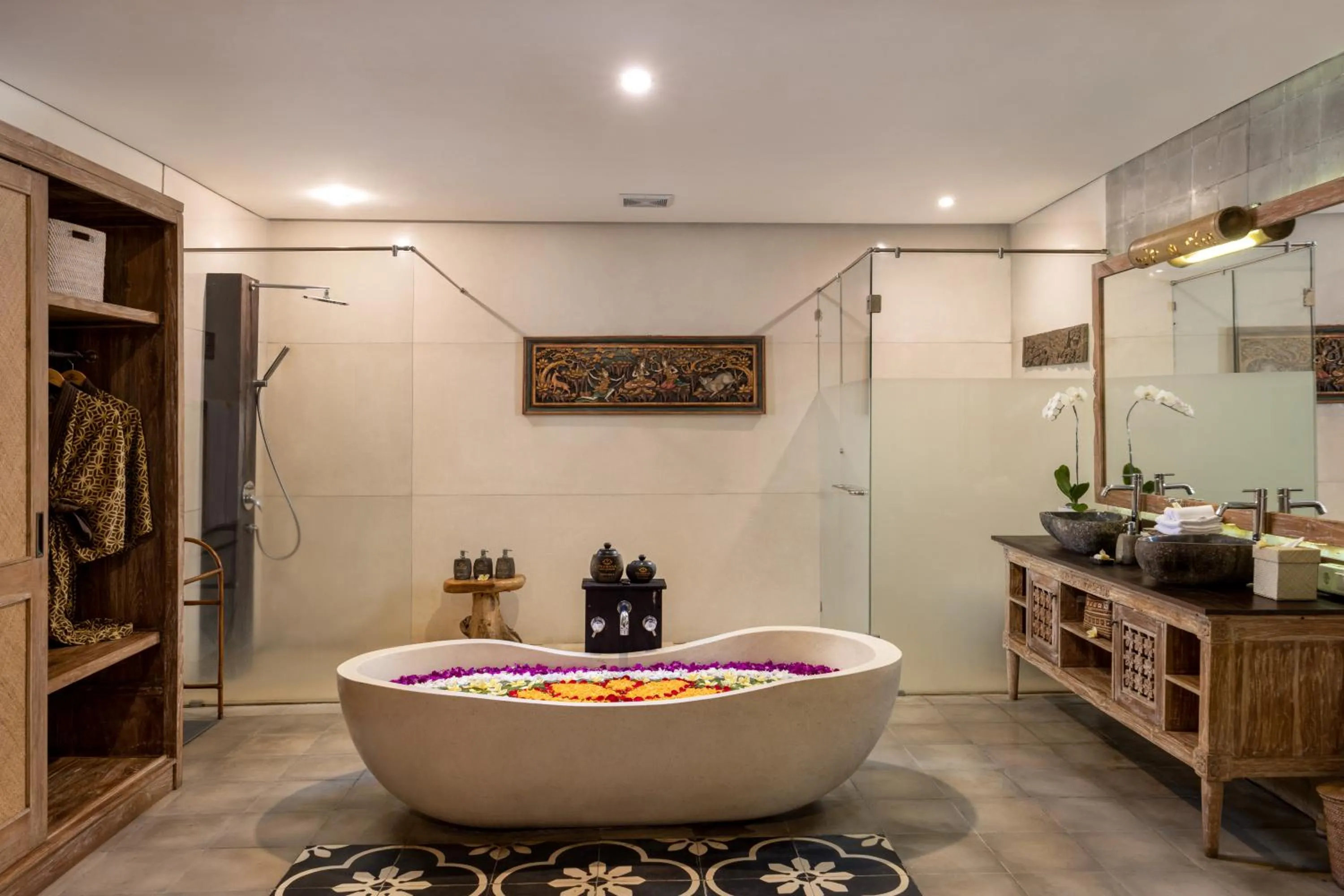 Shower in Pramana Watu Kurung