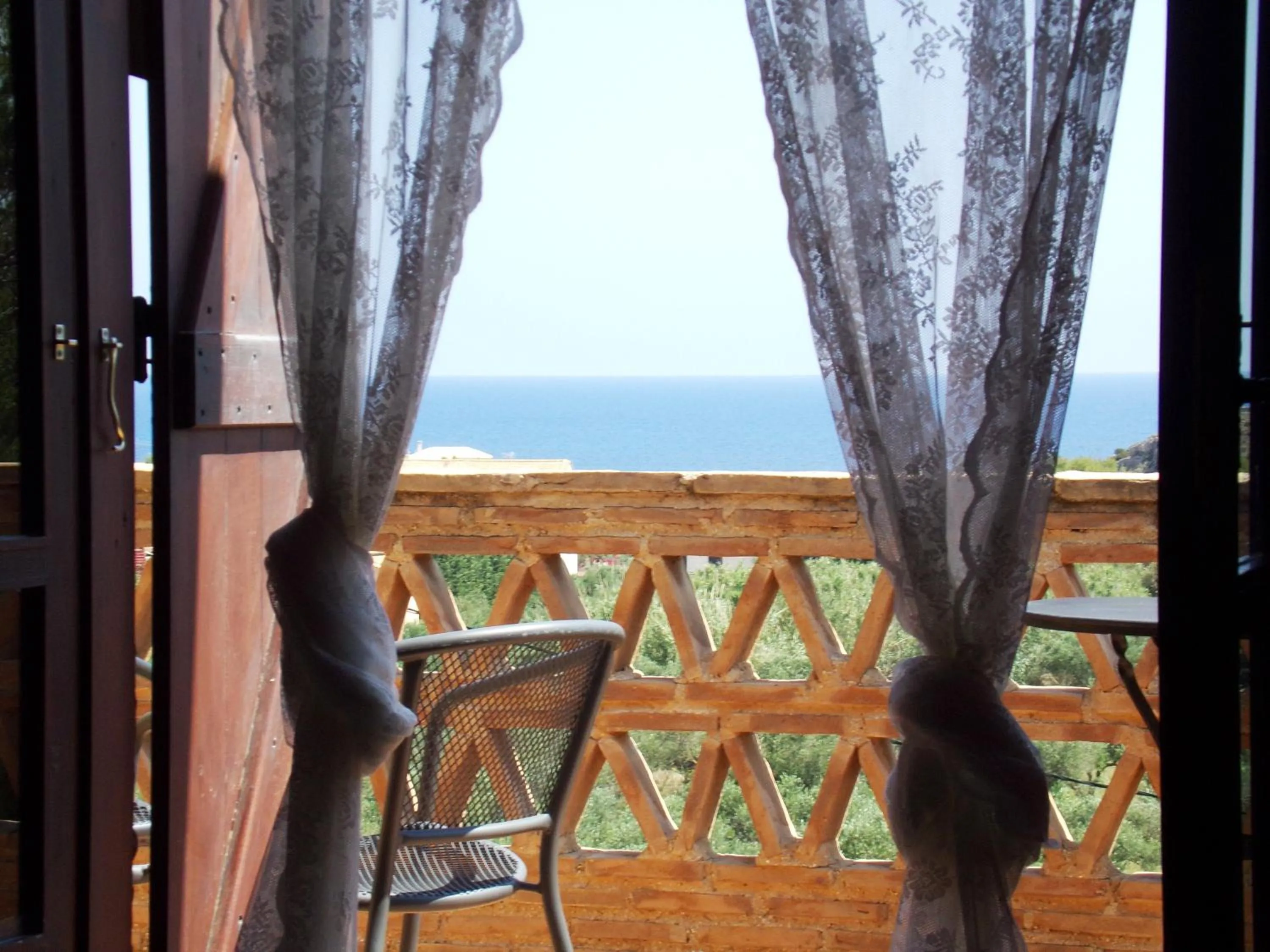 Restaurant/places to eat in Alegria Villas Complex