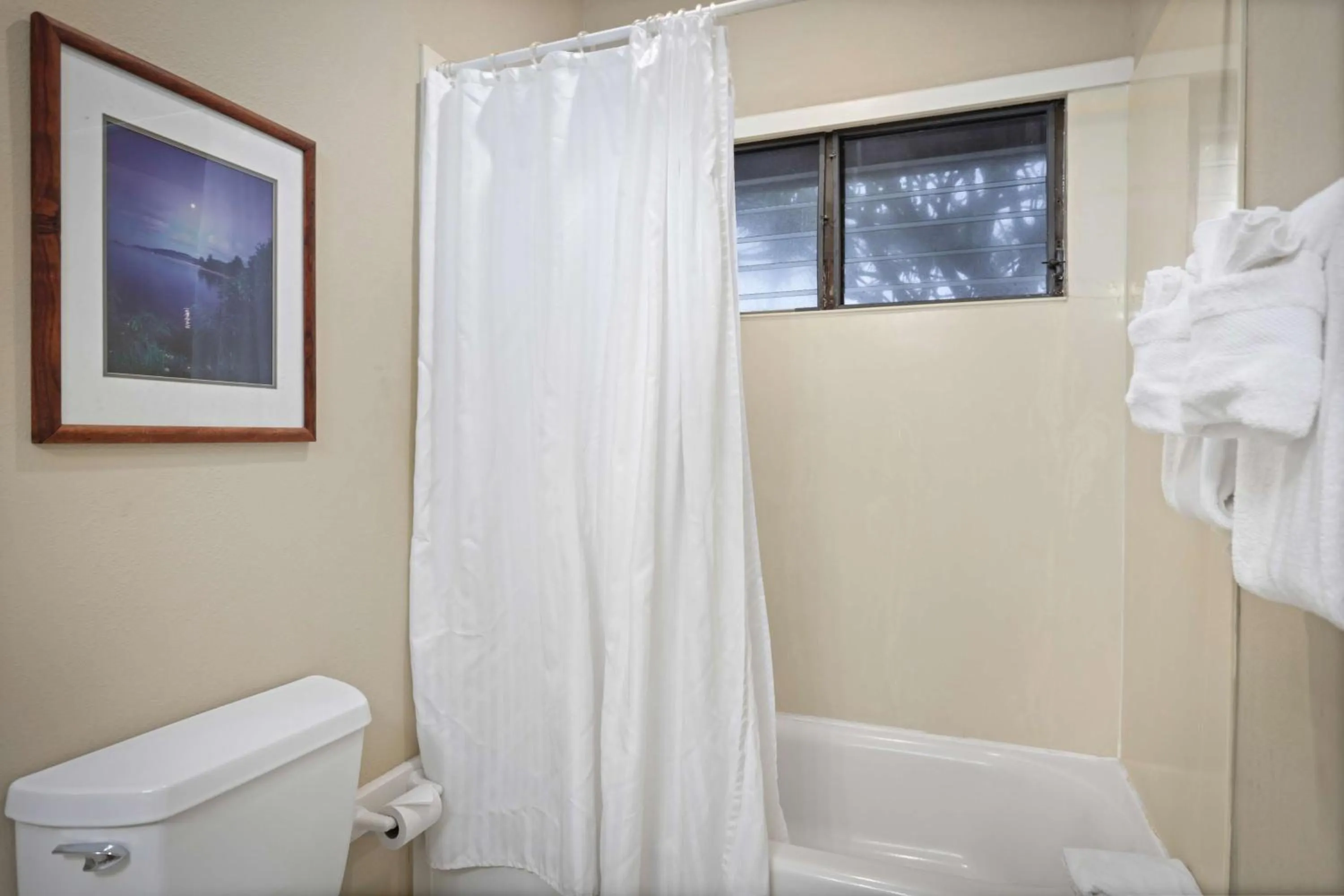 Toilet in Aston At Poipu Kai