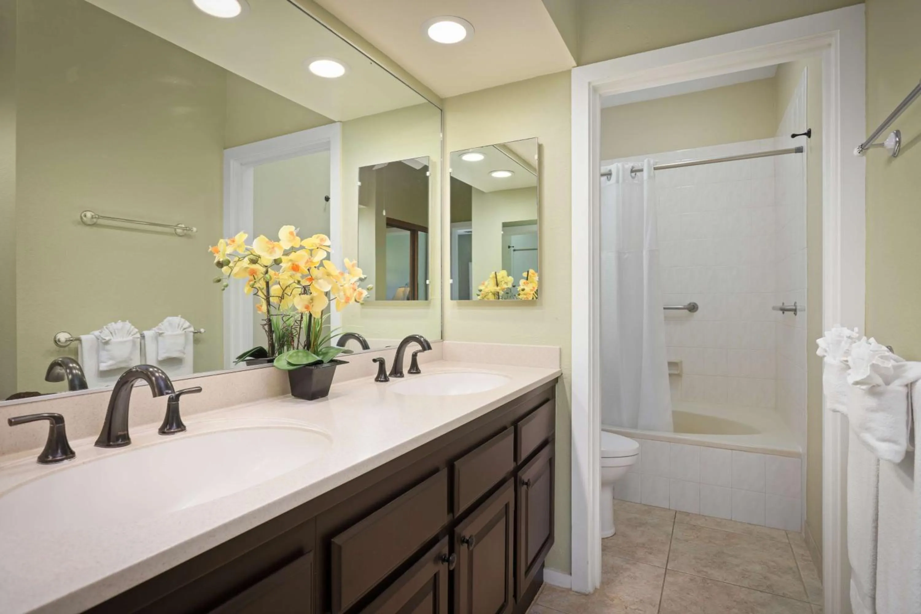 Shower in Aston At Poipu Kai