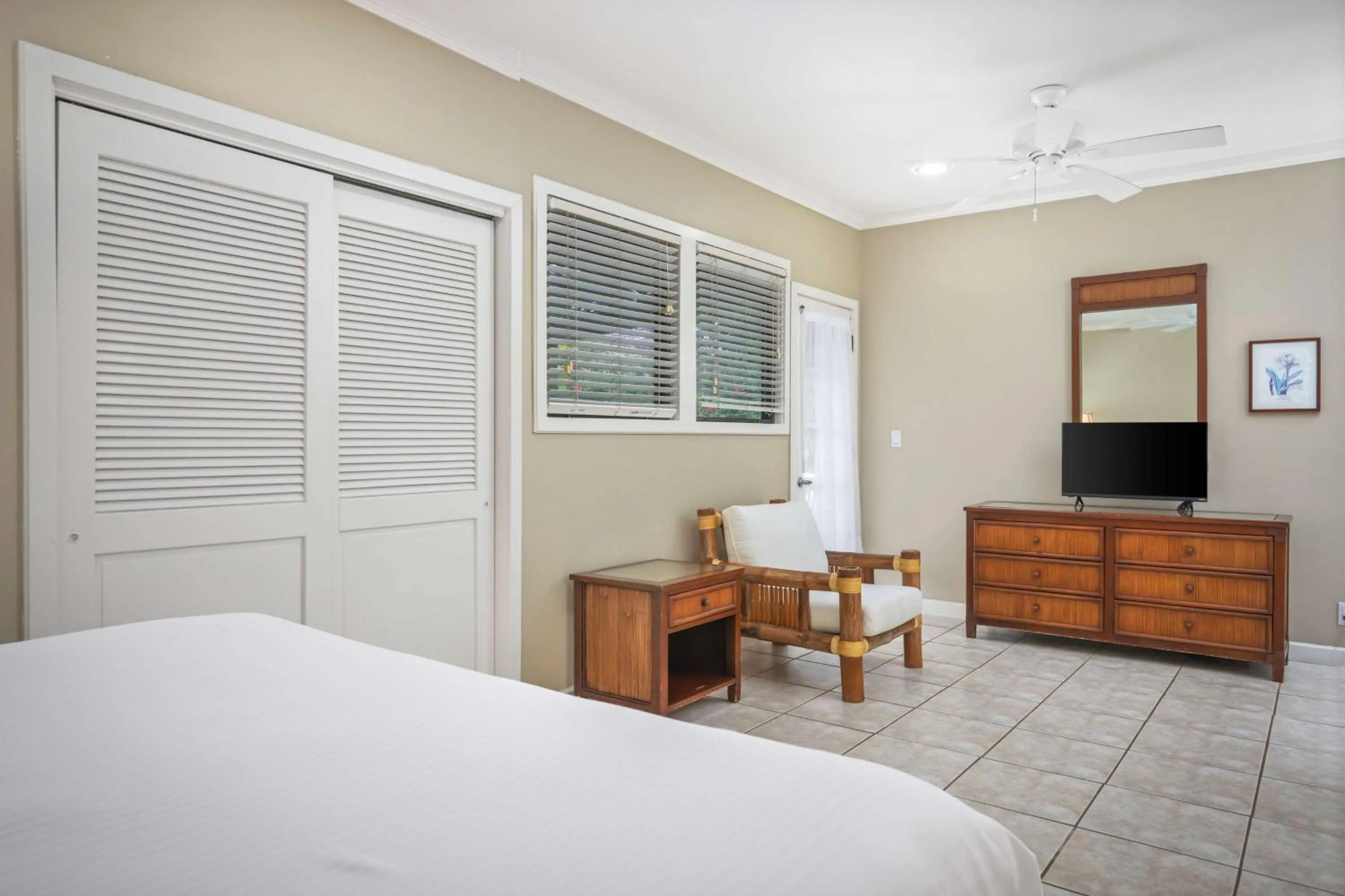 Bed in Aston At Poipu Kai