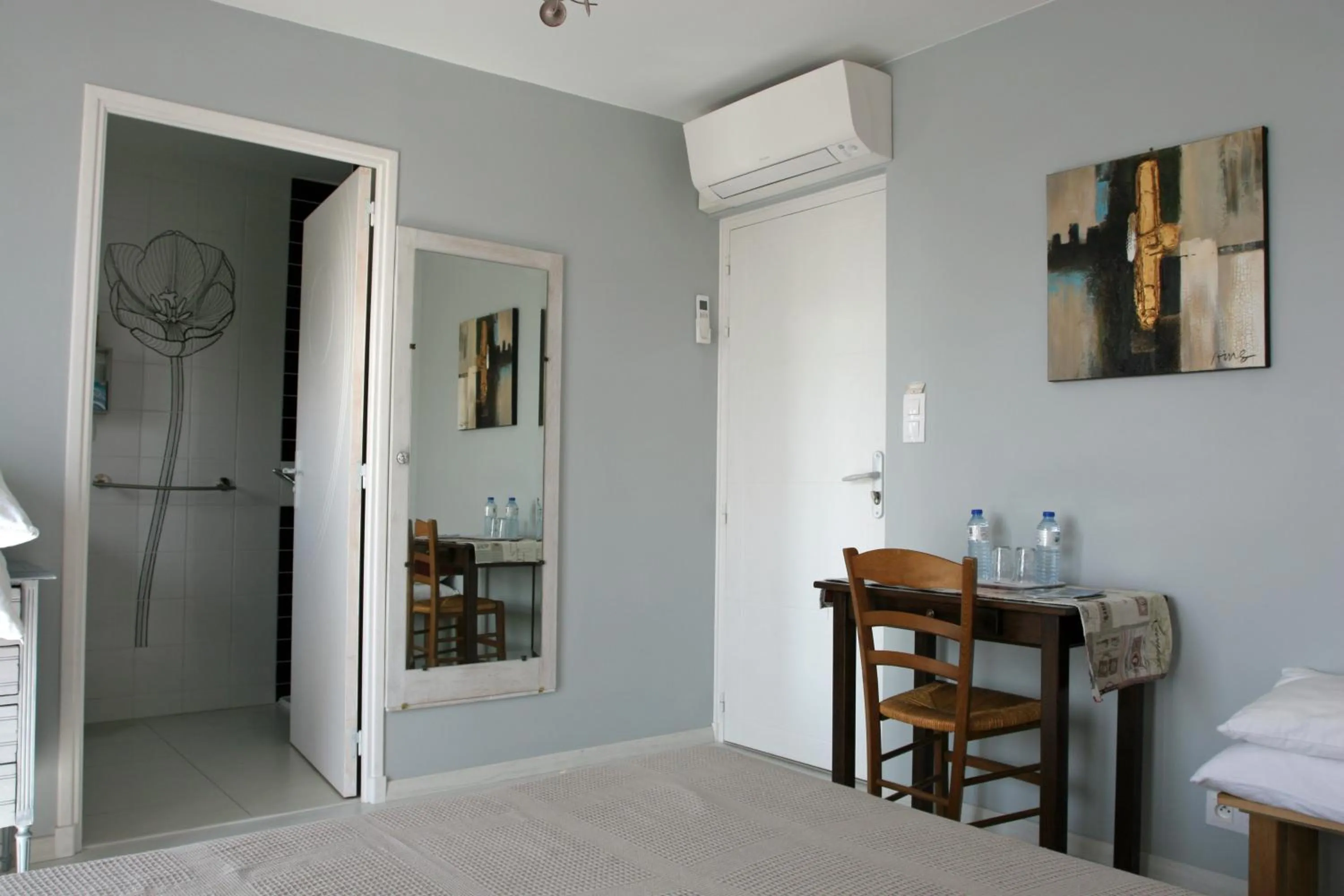 Photo of the whole room, Bed in Les 3 Vallées