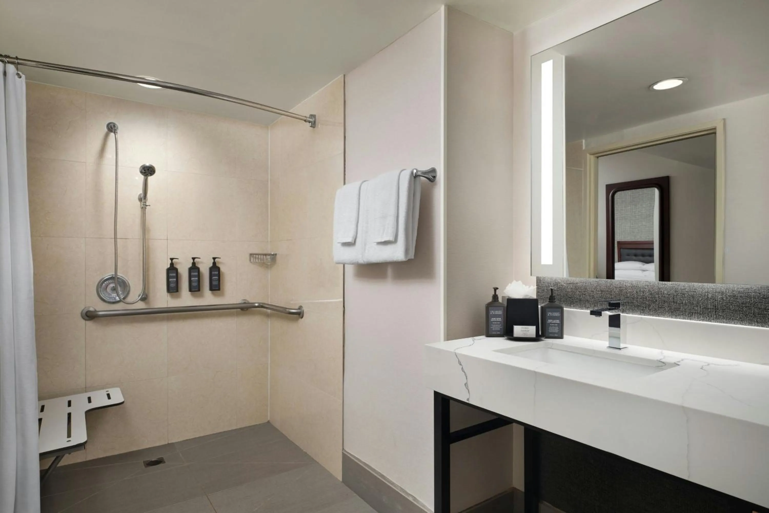 Bathroom in Sheraton Ontario Airport Hotel