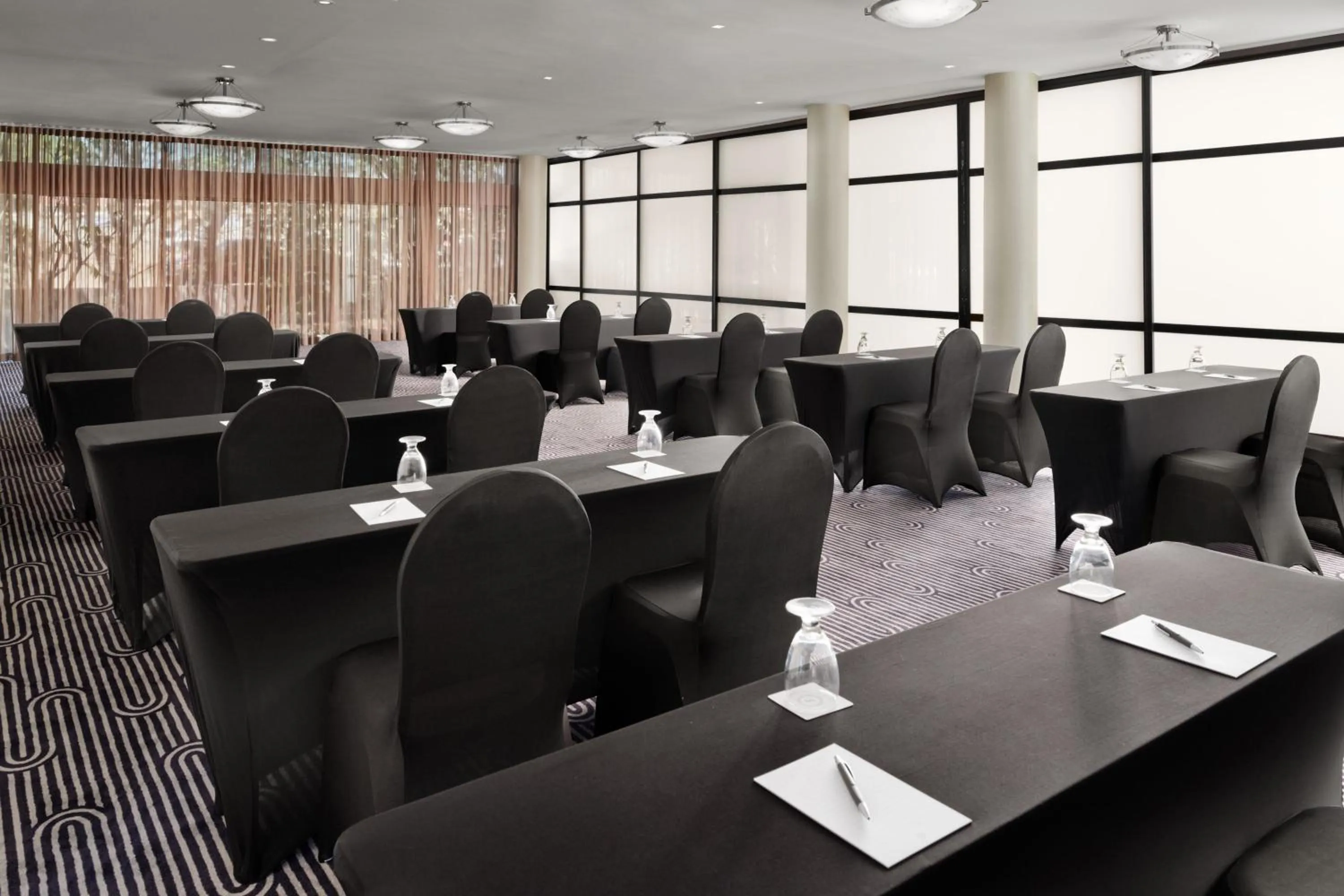 Meeting/conference room in Sheraton Ontario Airport Hotel