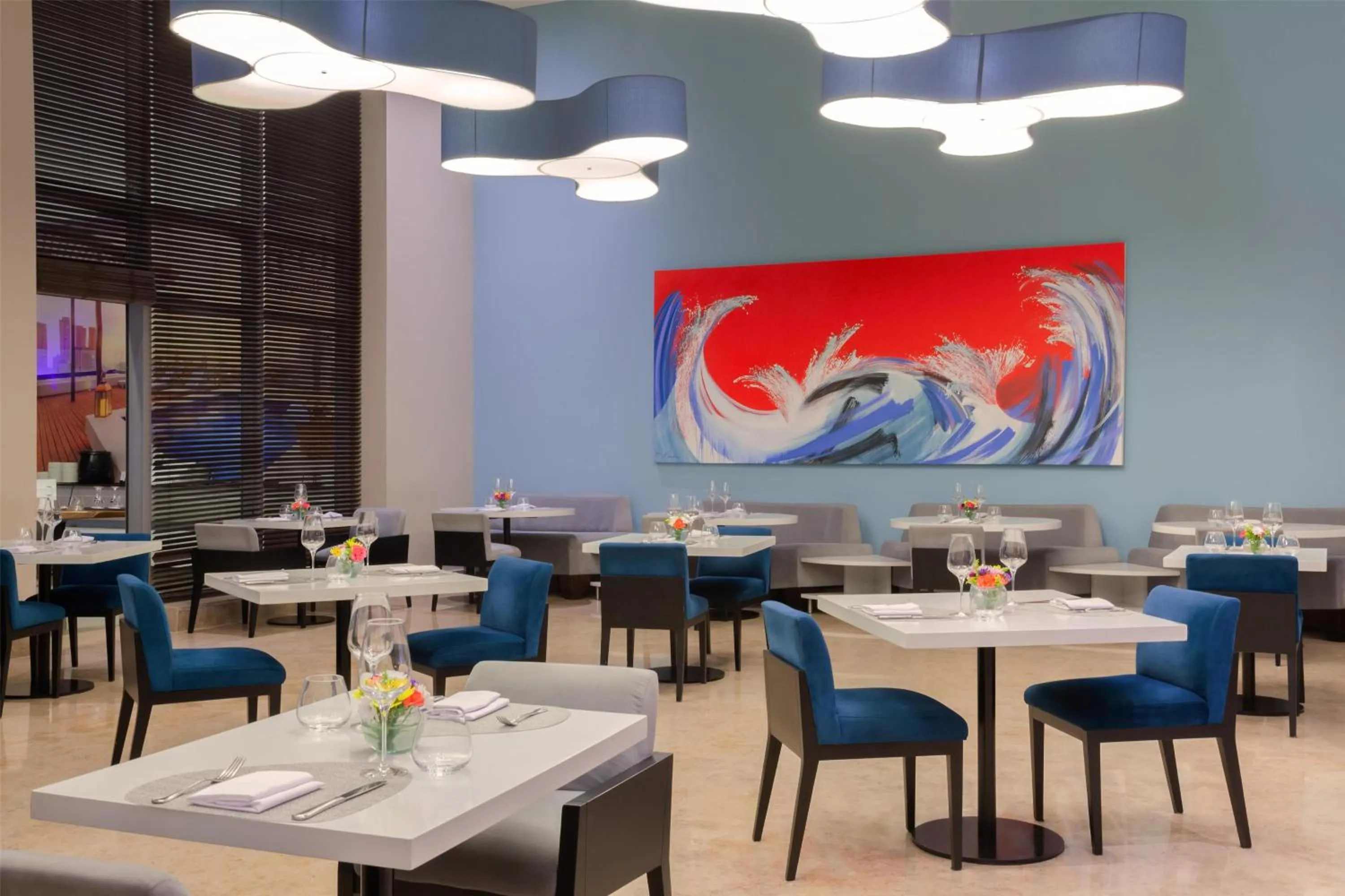 Restaurant/places to eat in NH Collection Royal Smartsuites