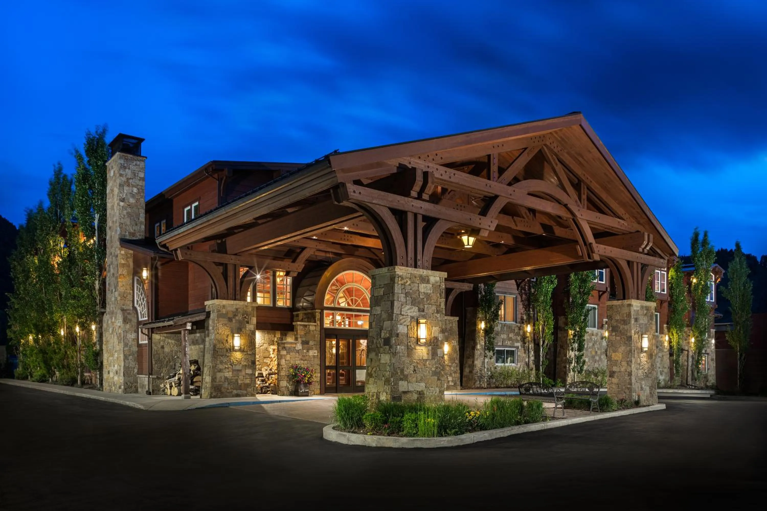 Facade/entrance in Wyoming Inn of Jackson Hole