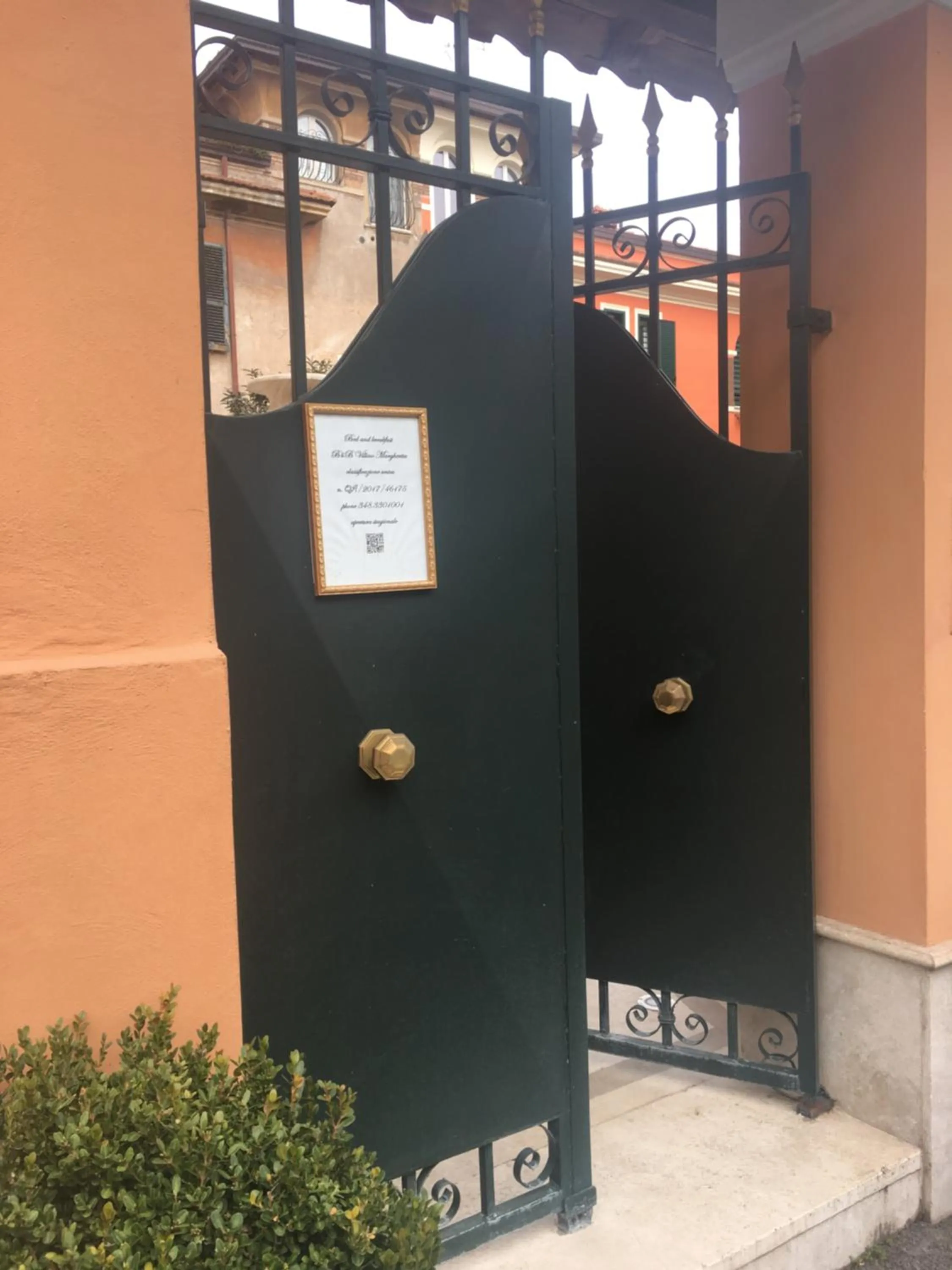 Facade/entrance in B&B VILLINO MARGHERITA
