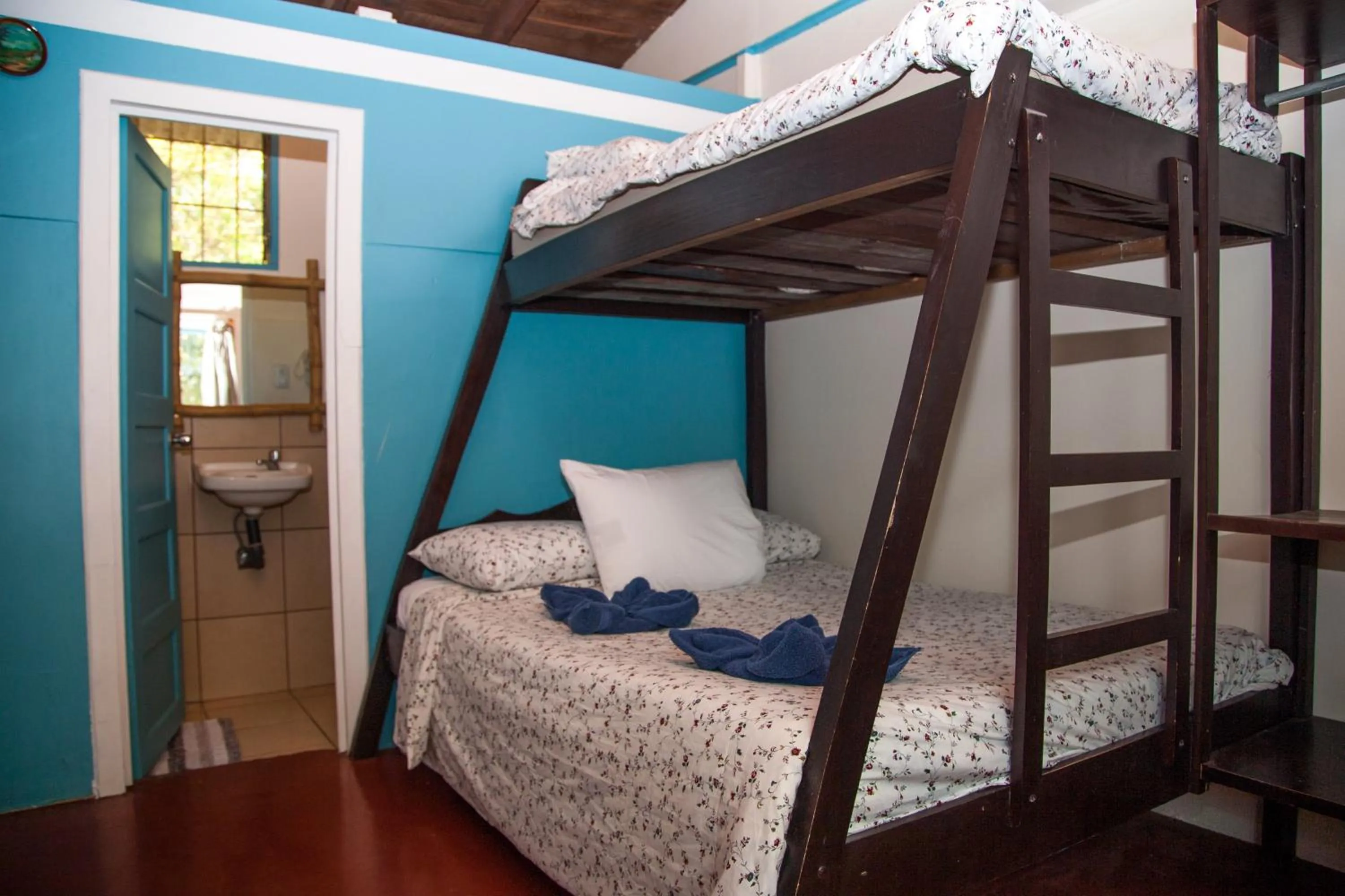 bunk bed, Bed in Hotel Brasilito