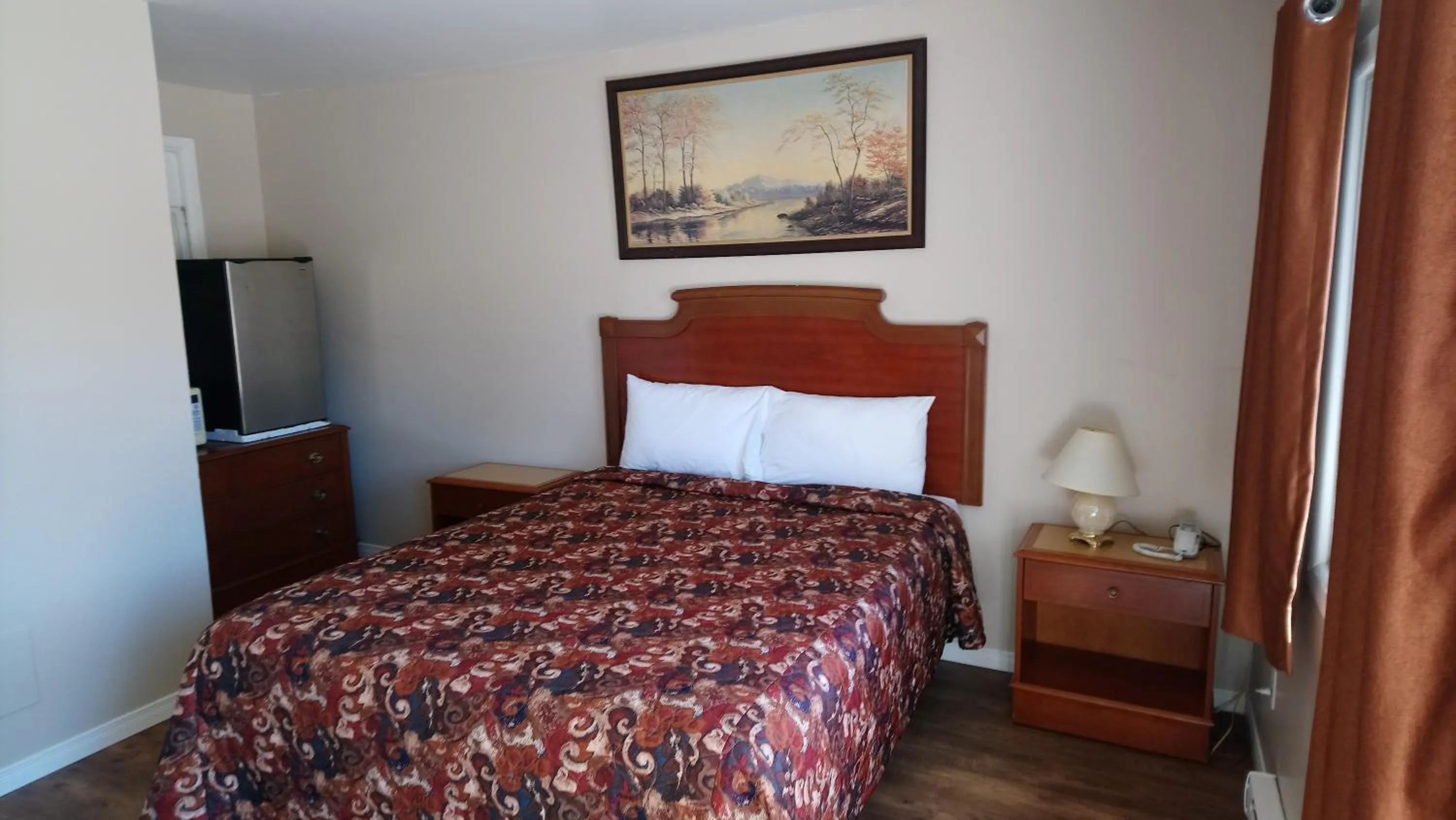 Bed in Relax Inn-Collingwood