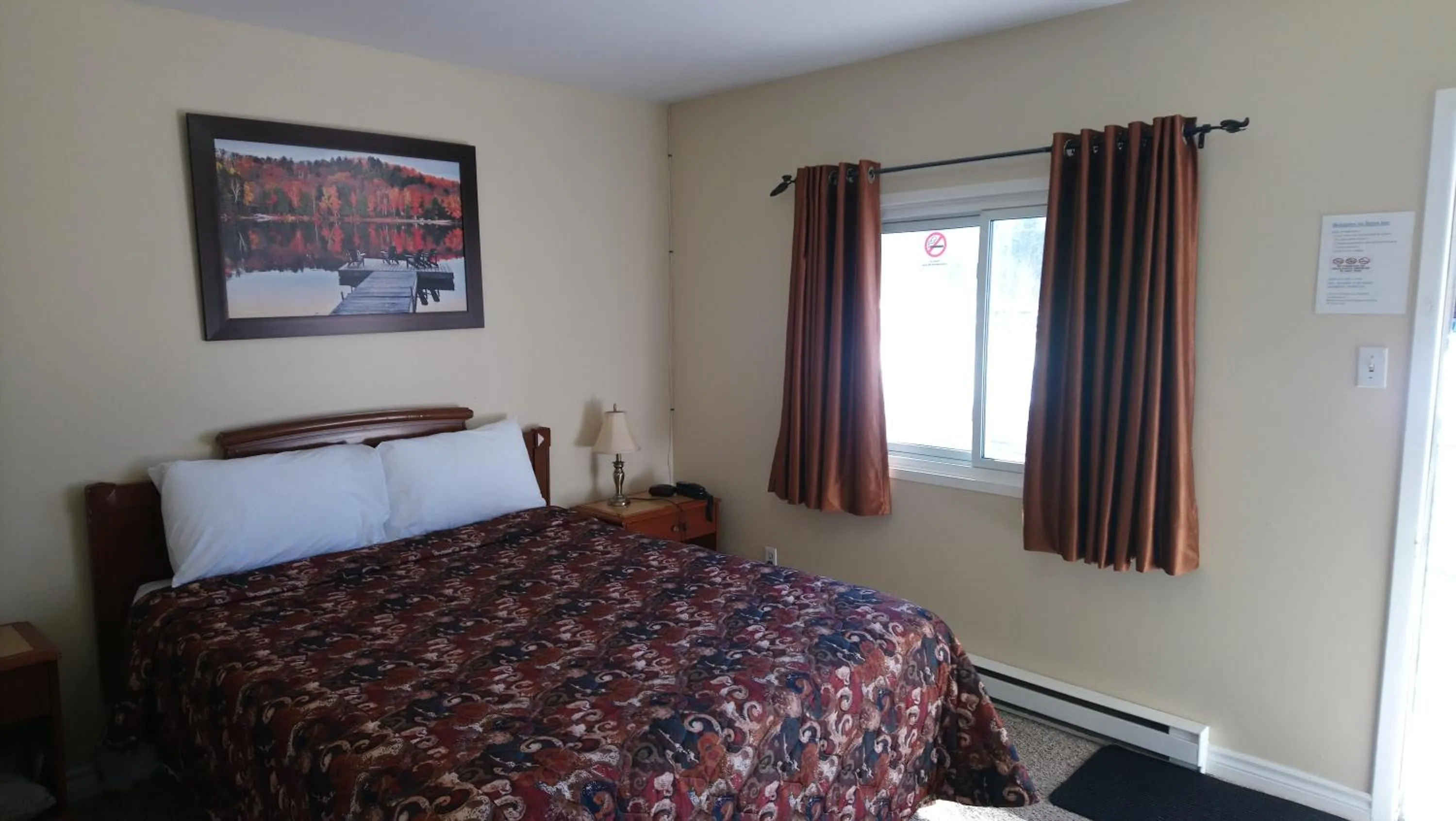 Bed in Relax Inn-Collingwood