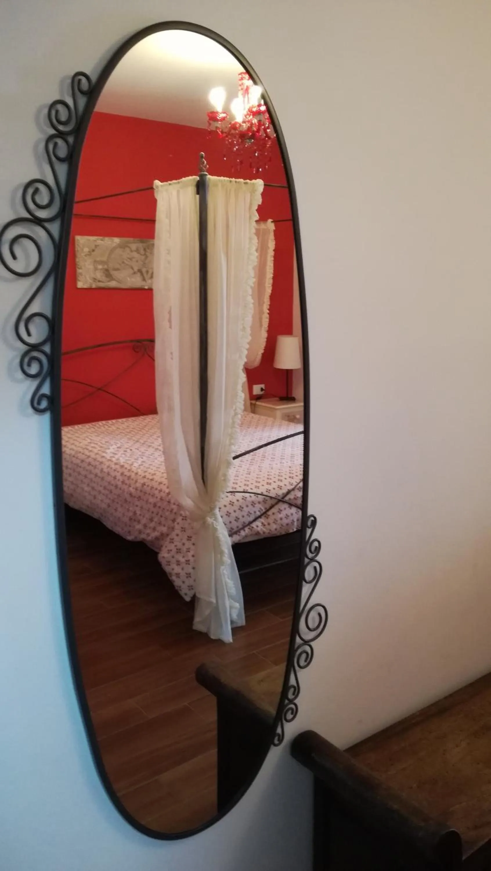 Decorative detail, Bed in L'ISOLA AeR B&B