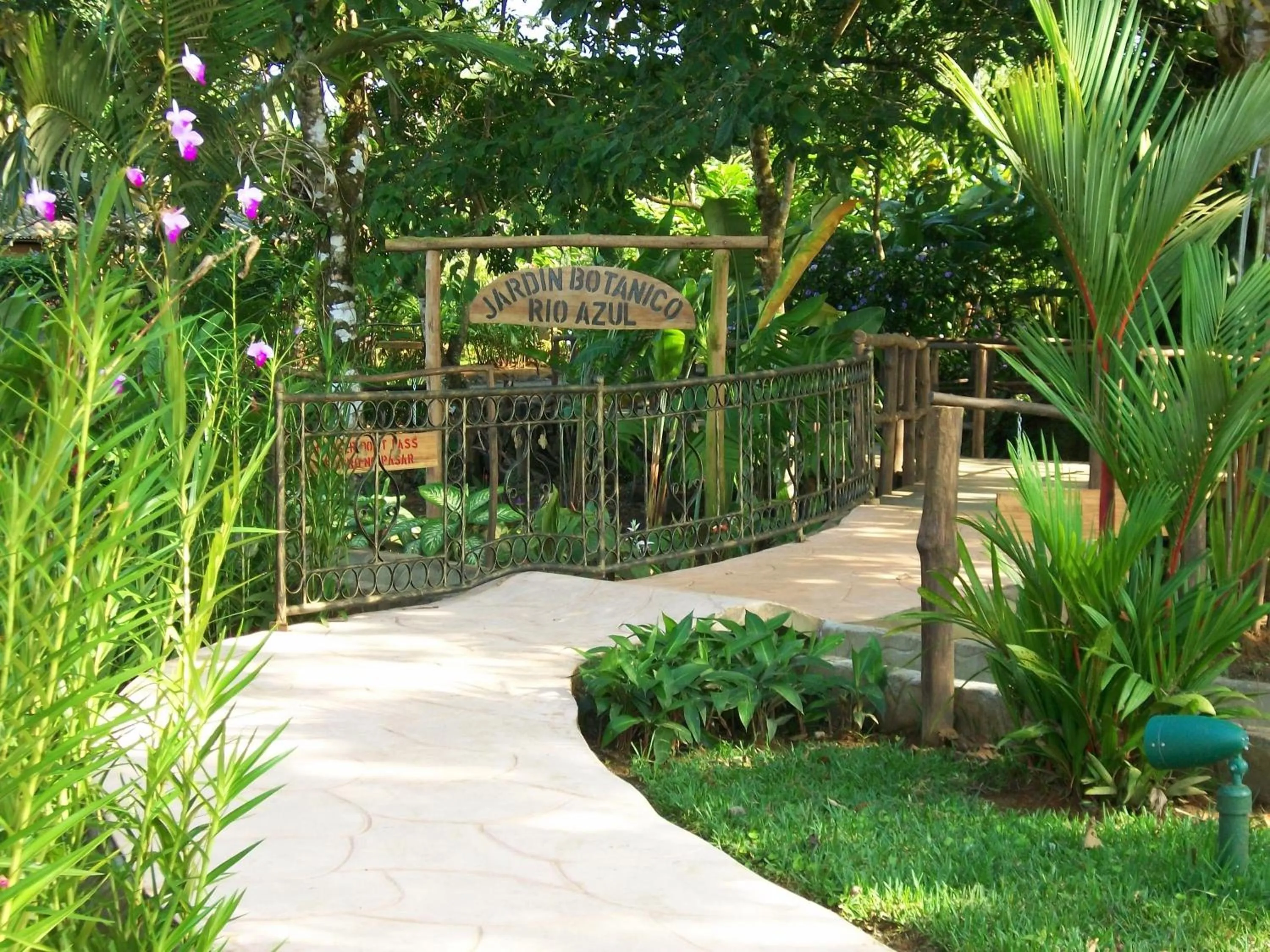 Facade/entrance in Blue River Resort & Hot Springs