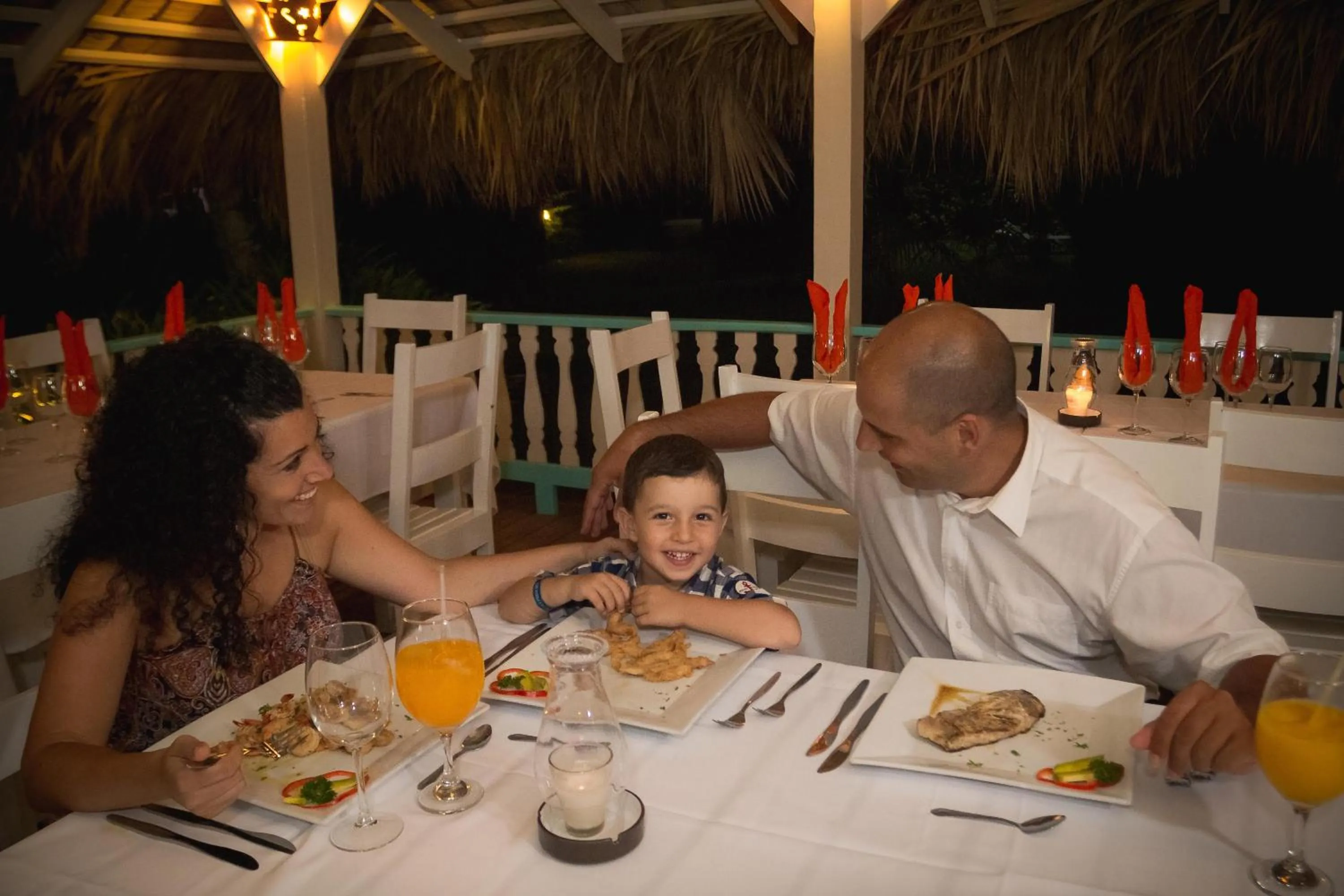 Restaurant/places to eat in Hotel Playa Colibri