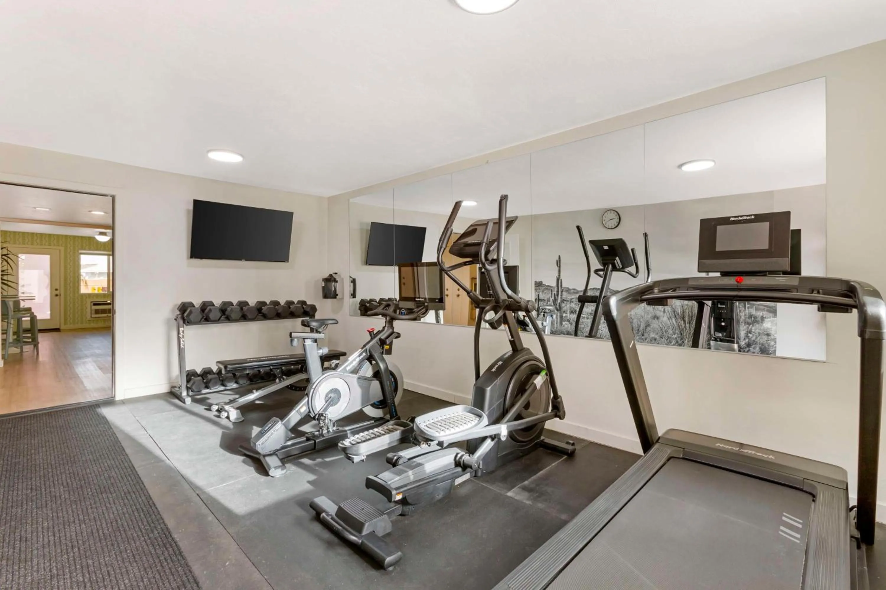 Fitness centre/facilities in The Kennedy Tucson, SureStay Collection by Best Western
