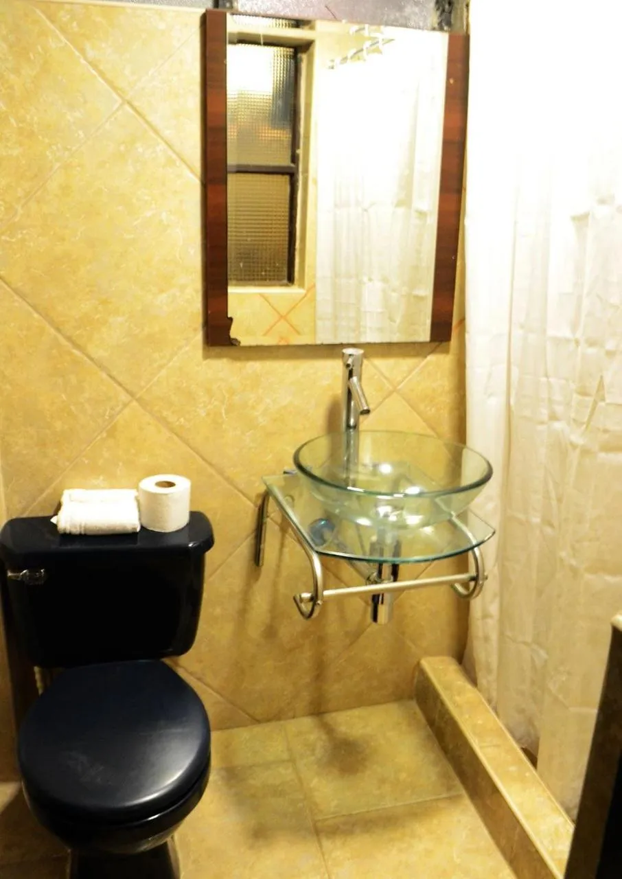 Shower in Hotel Royal Qosqo