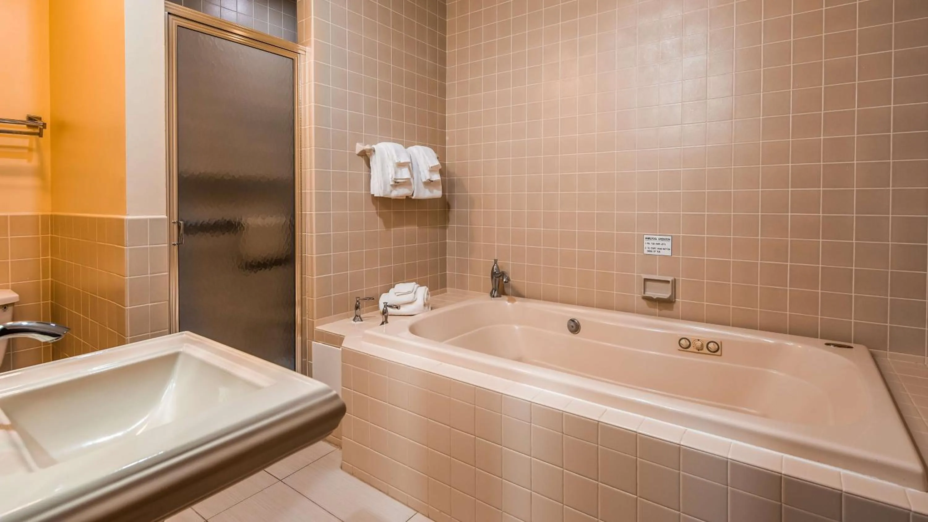 Bathroom in Best Western Plus The Inn & Suites at the Falls