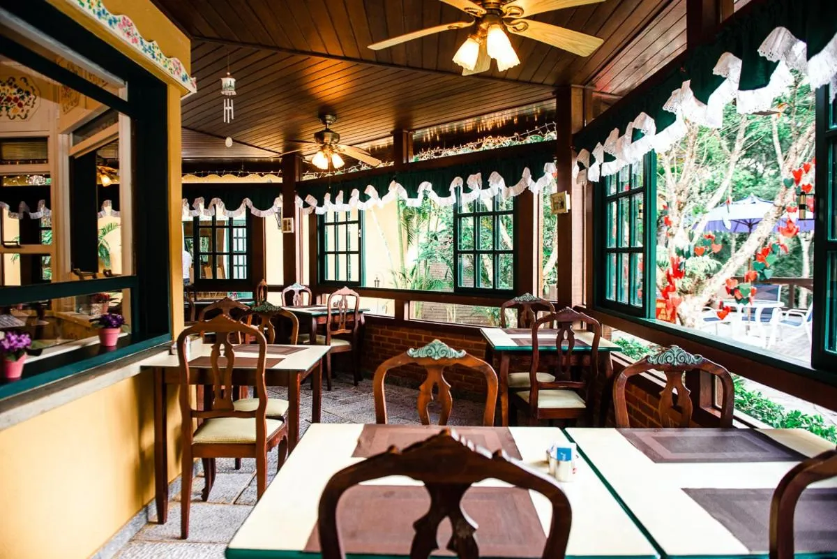 Restaurant/places to eat in Urikana Boutique Hotel