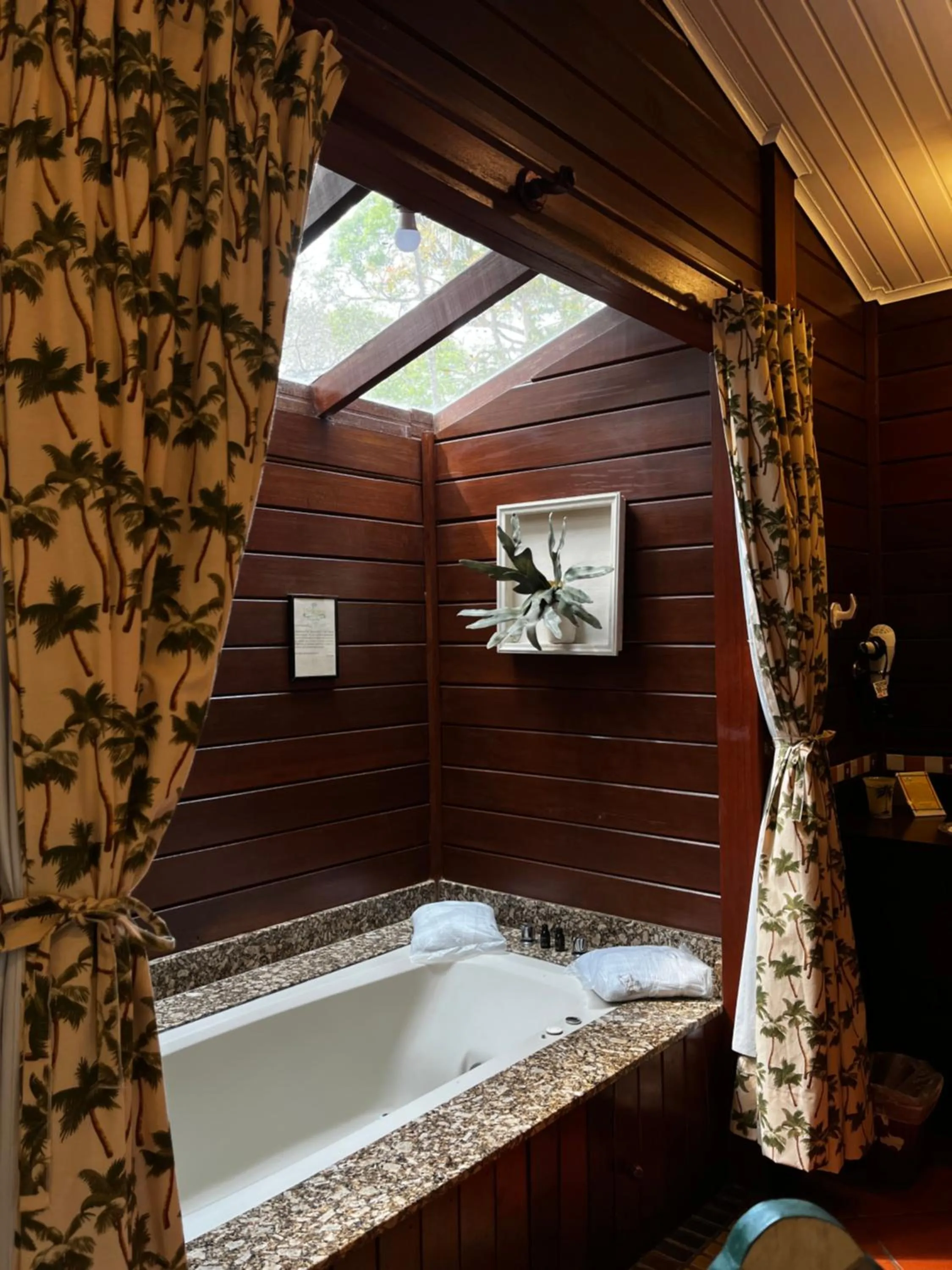 Hot Tub in Urikana Boutique Hotel