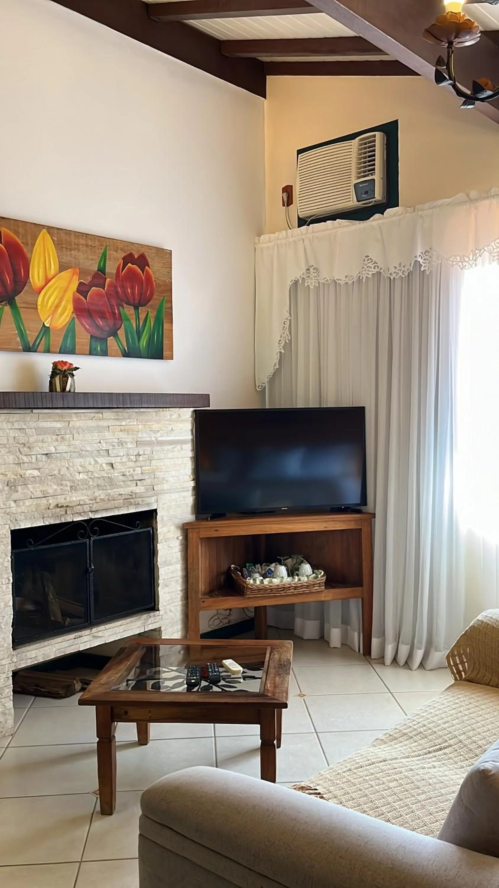 TV and multimedia in Urikana Boutique Hotel