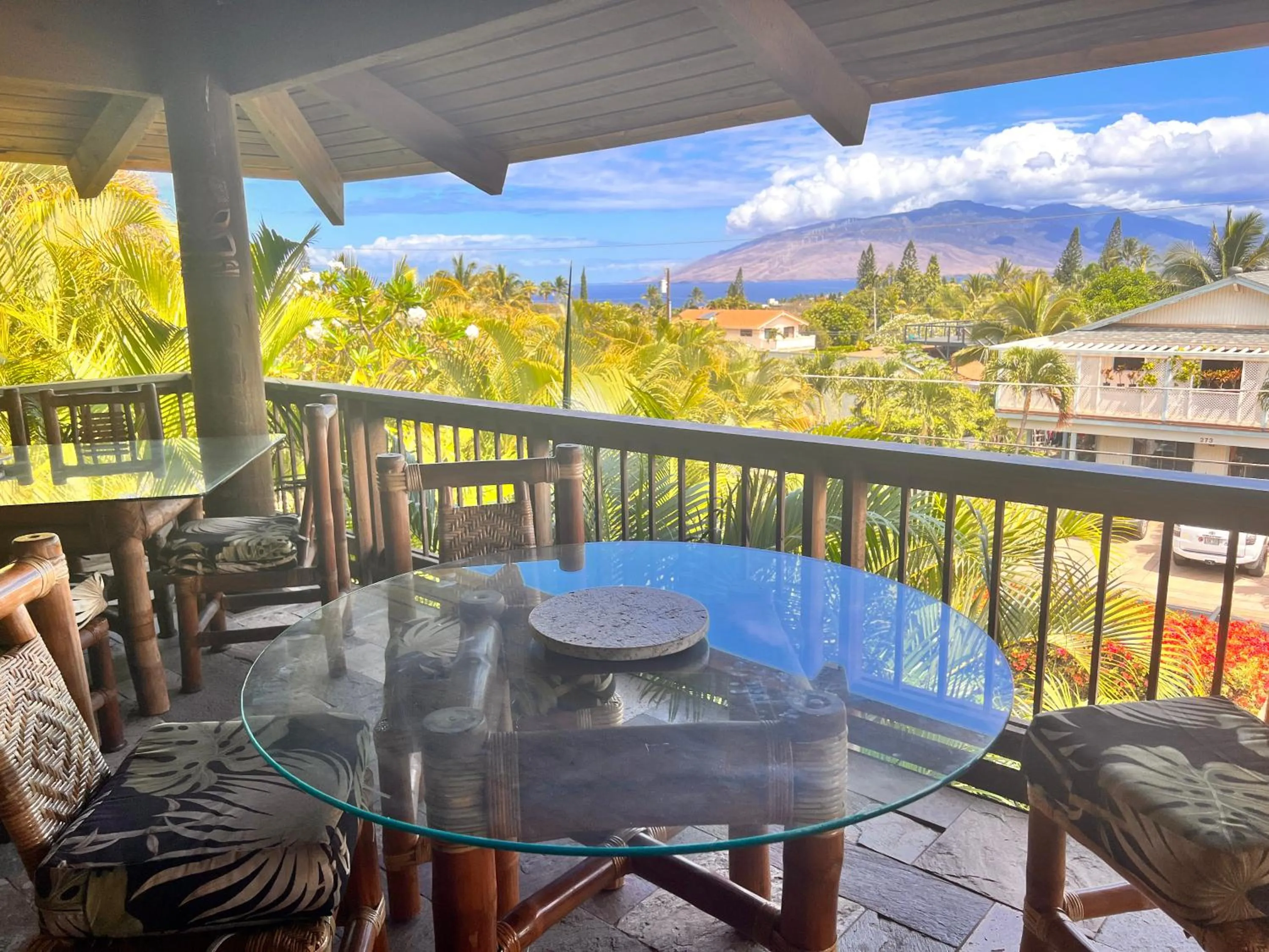 Property building in Maui What a Wonderful World Bed & Breakfast