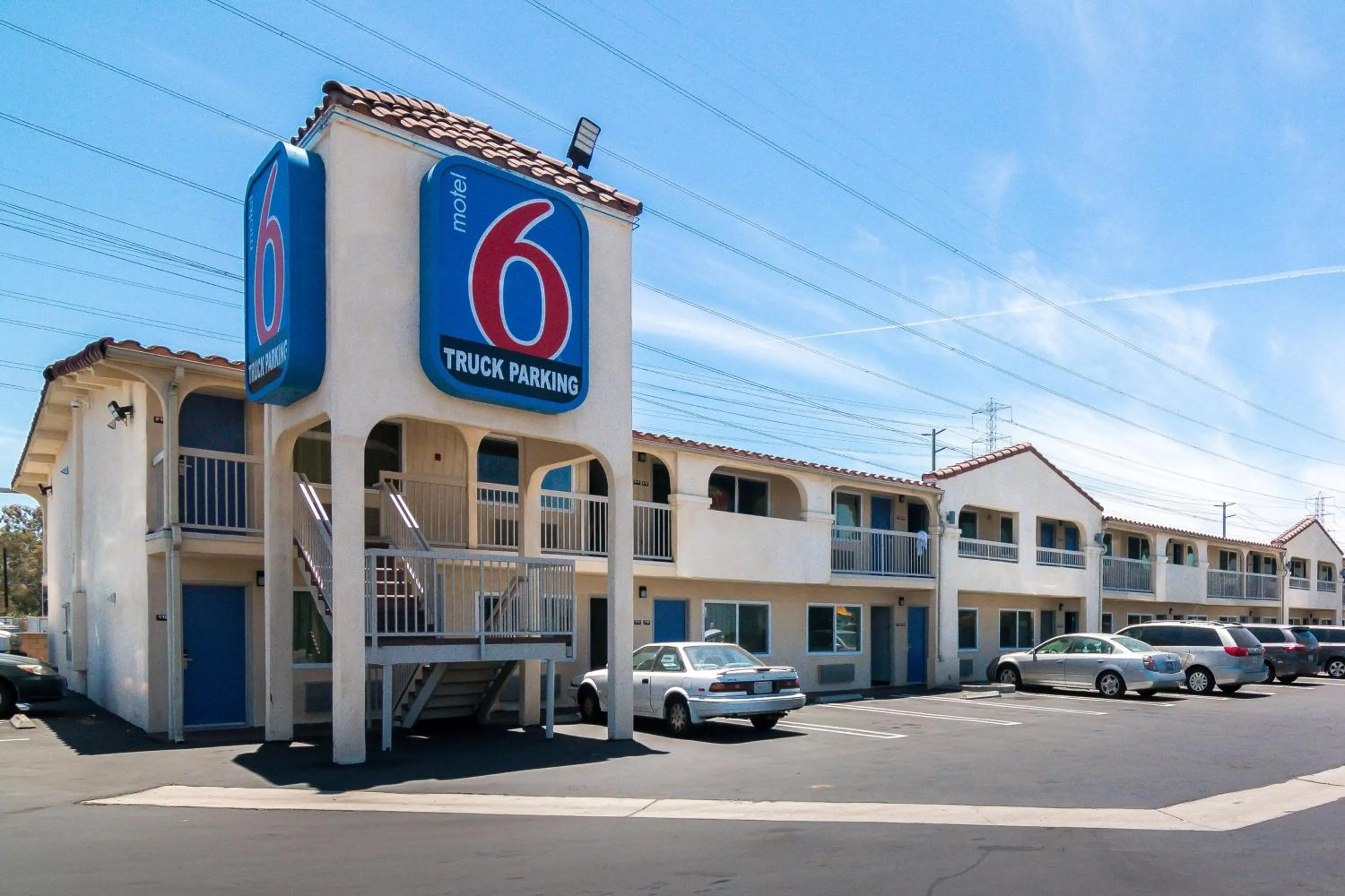 Property building in Motel 6-South El Monte, CA - Los Angeles