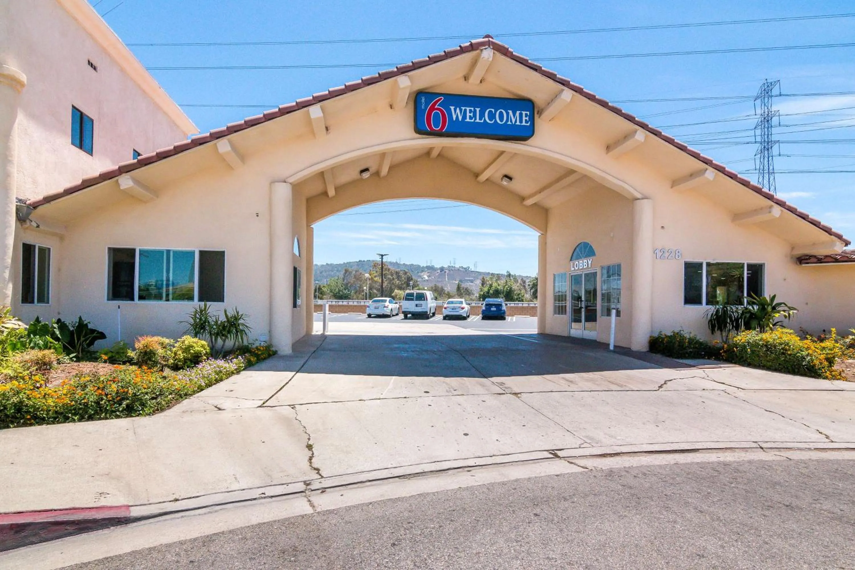 Property building in Motel 6-South El Monte, CA - Los Angeles