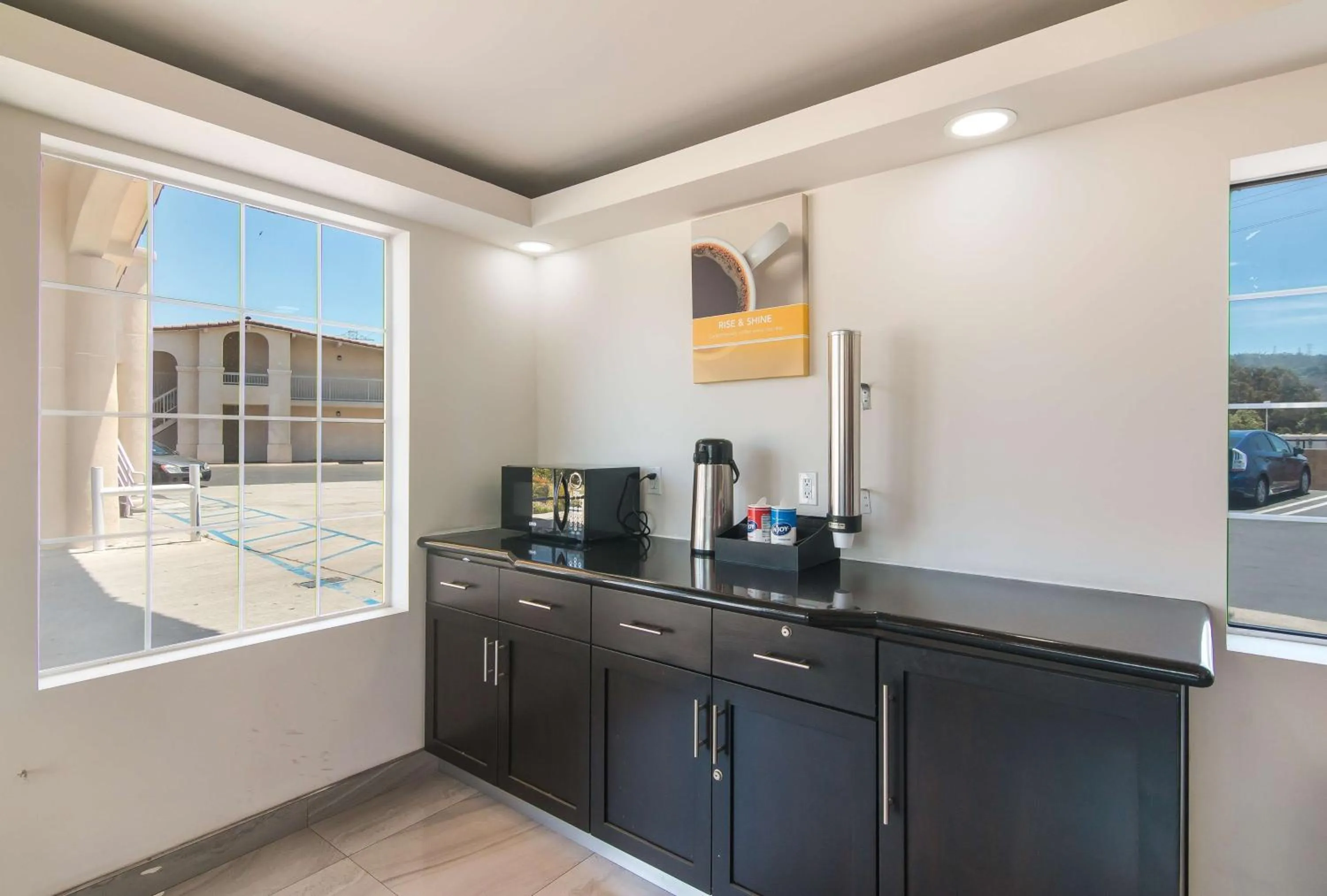 Coffee/tea facilities in Motel 6-South El Monte, CA - Los Angeles