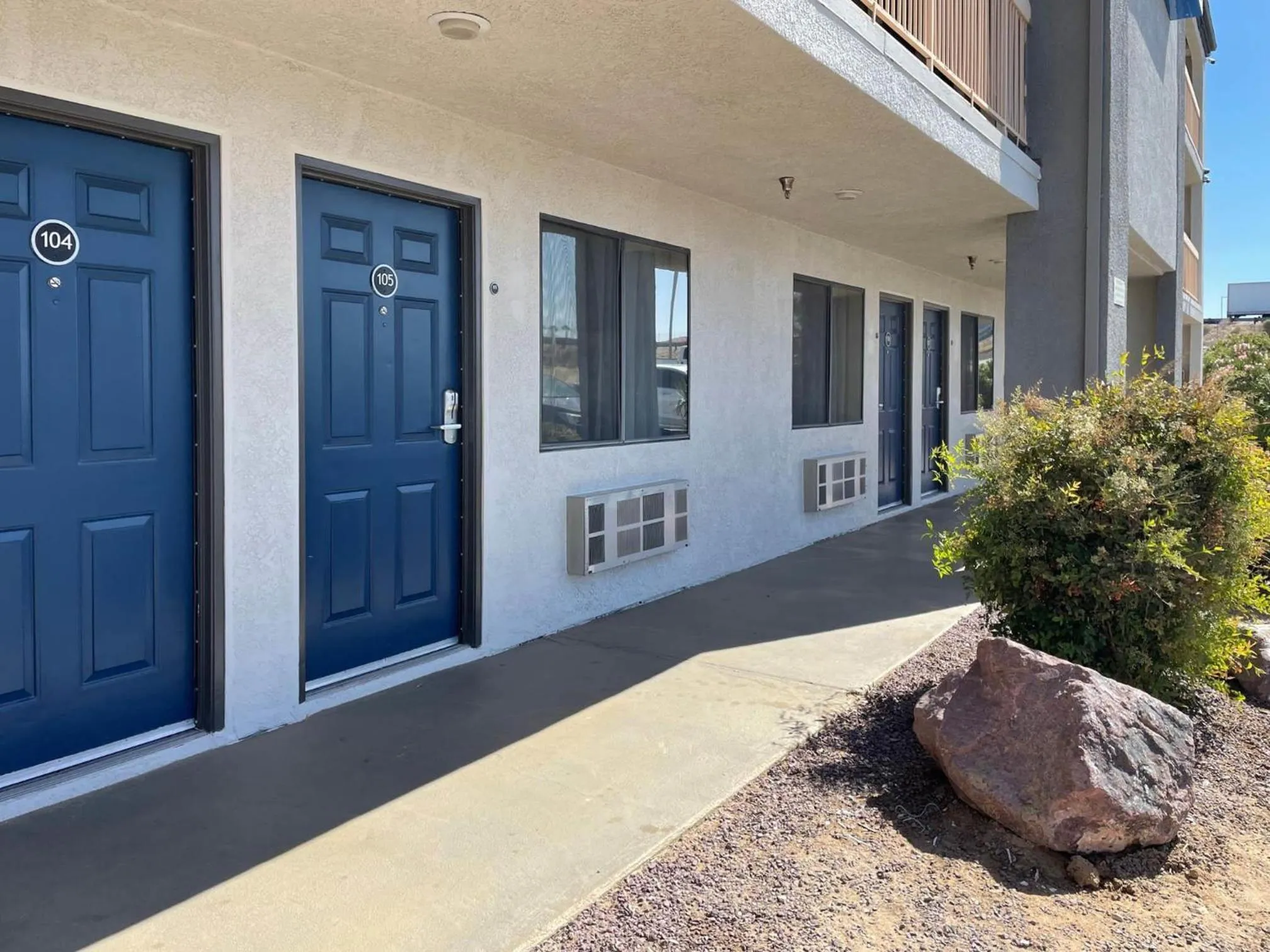 Property building in Motel 6 Barstow, CA I15 and Lenwood Road