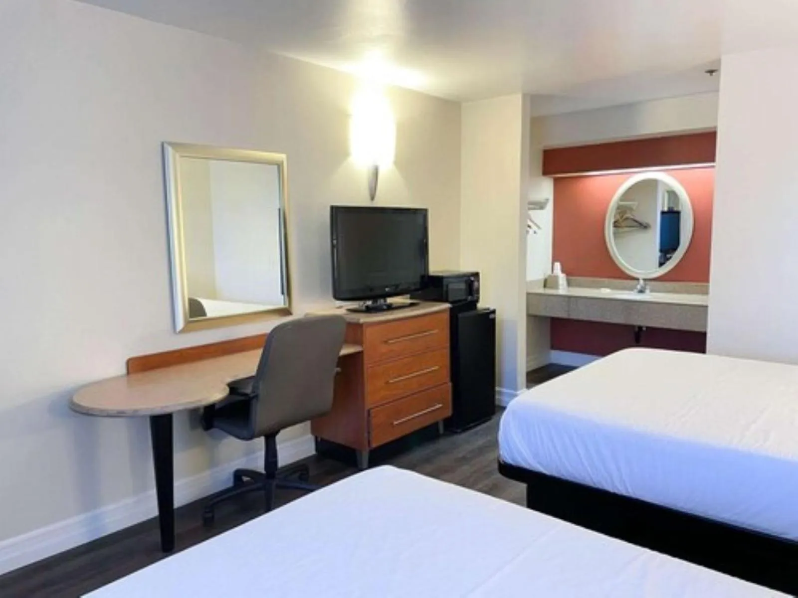 Bed in Motel 6 Barstow, CA I15 and Lenwood Road