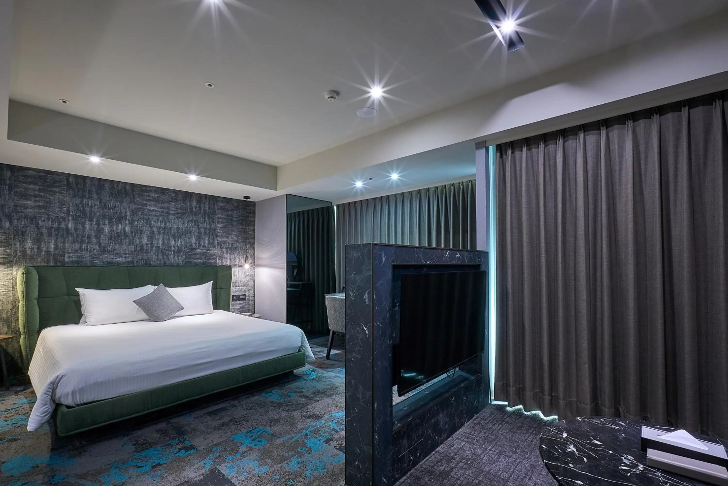 Photo of the whole room, Bed in Kung Shang Design Hotel