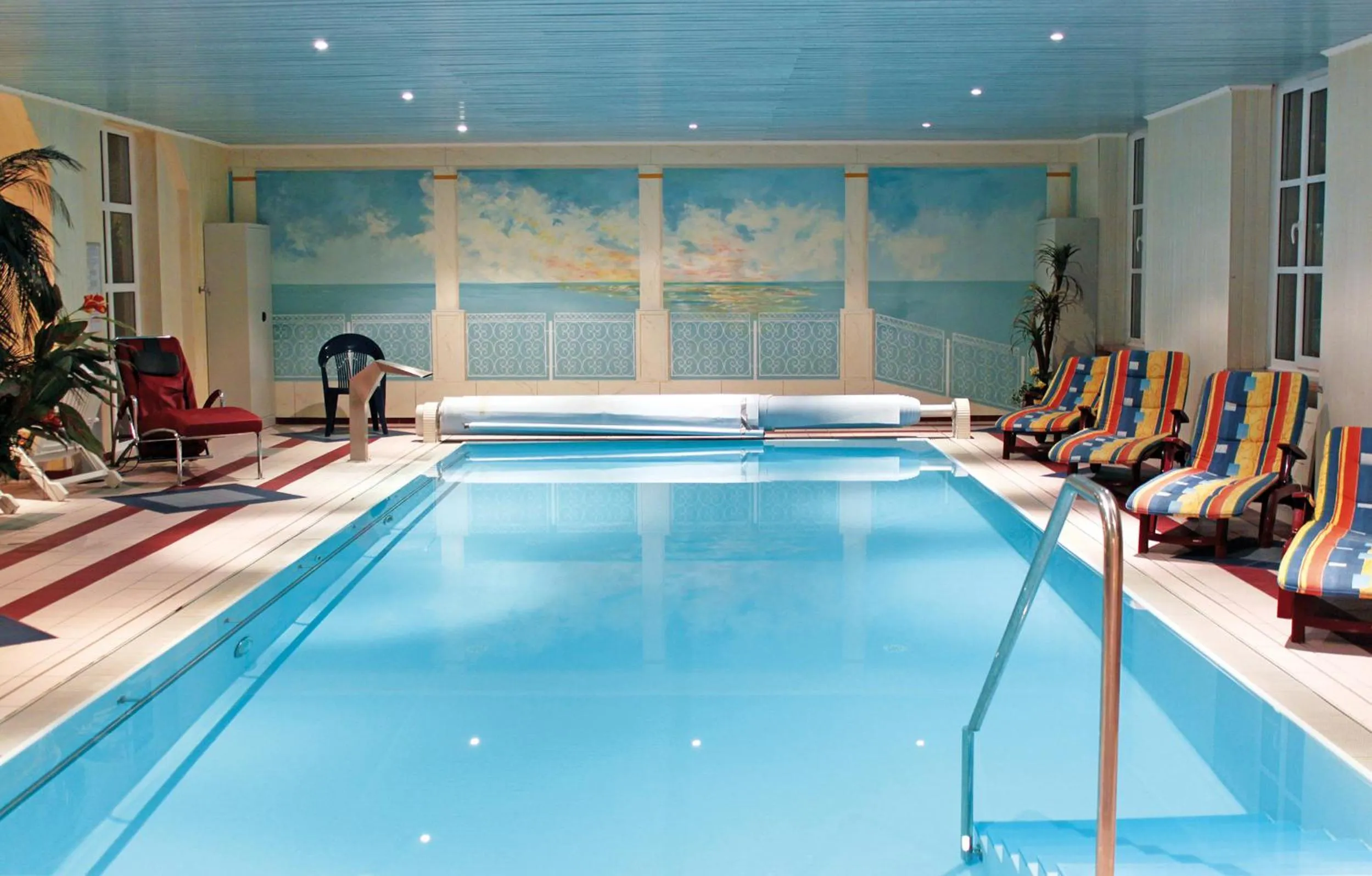 Swimming pool in Hotel Quellenhof
