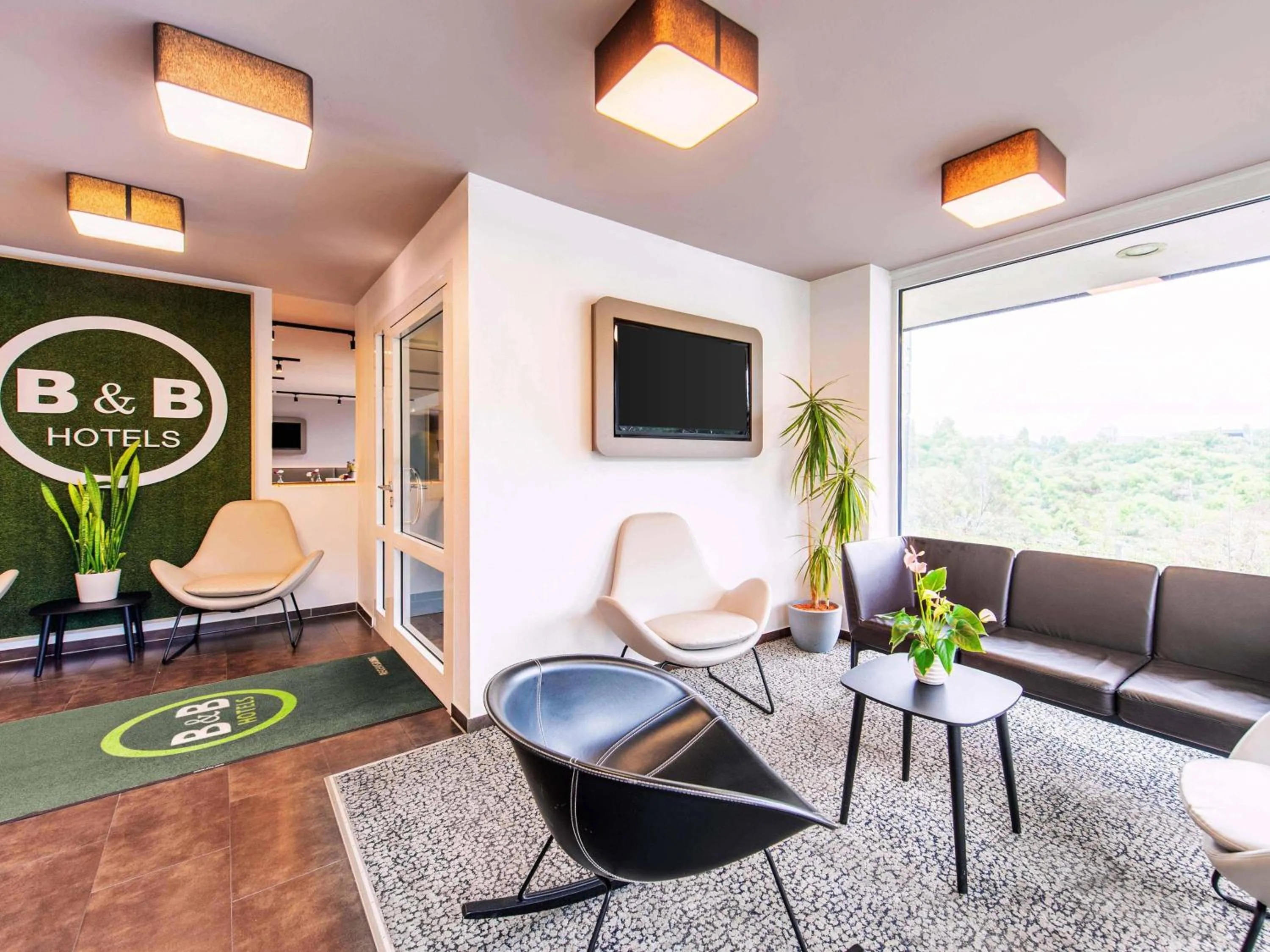 Lobby or reception in B&B Hotel Regensburg-City