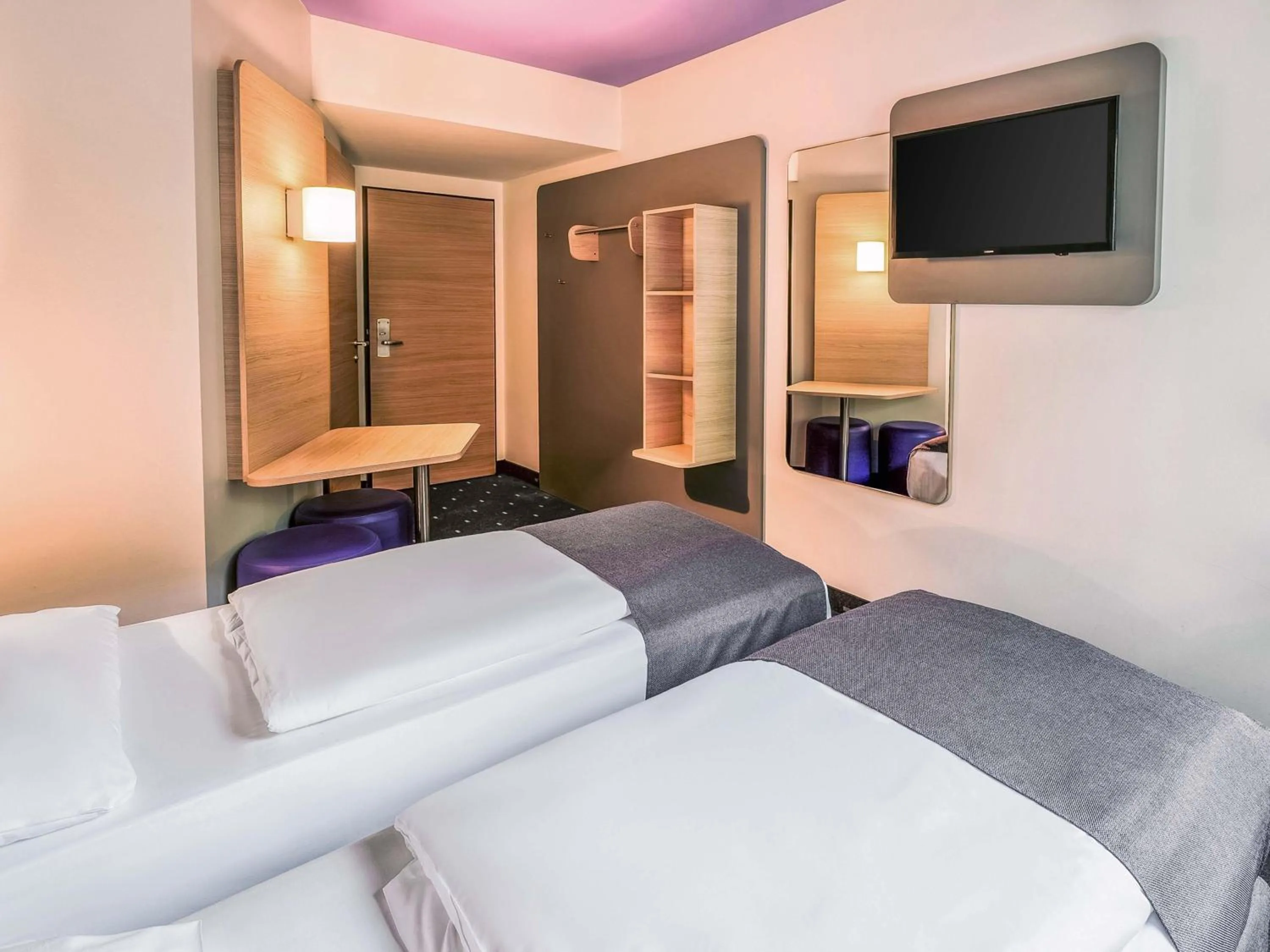 Photo of the whole room, Bed in B&B Hotel Stuttgart-Vaihingen