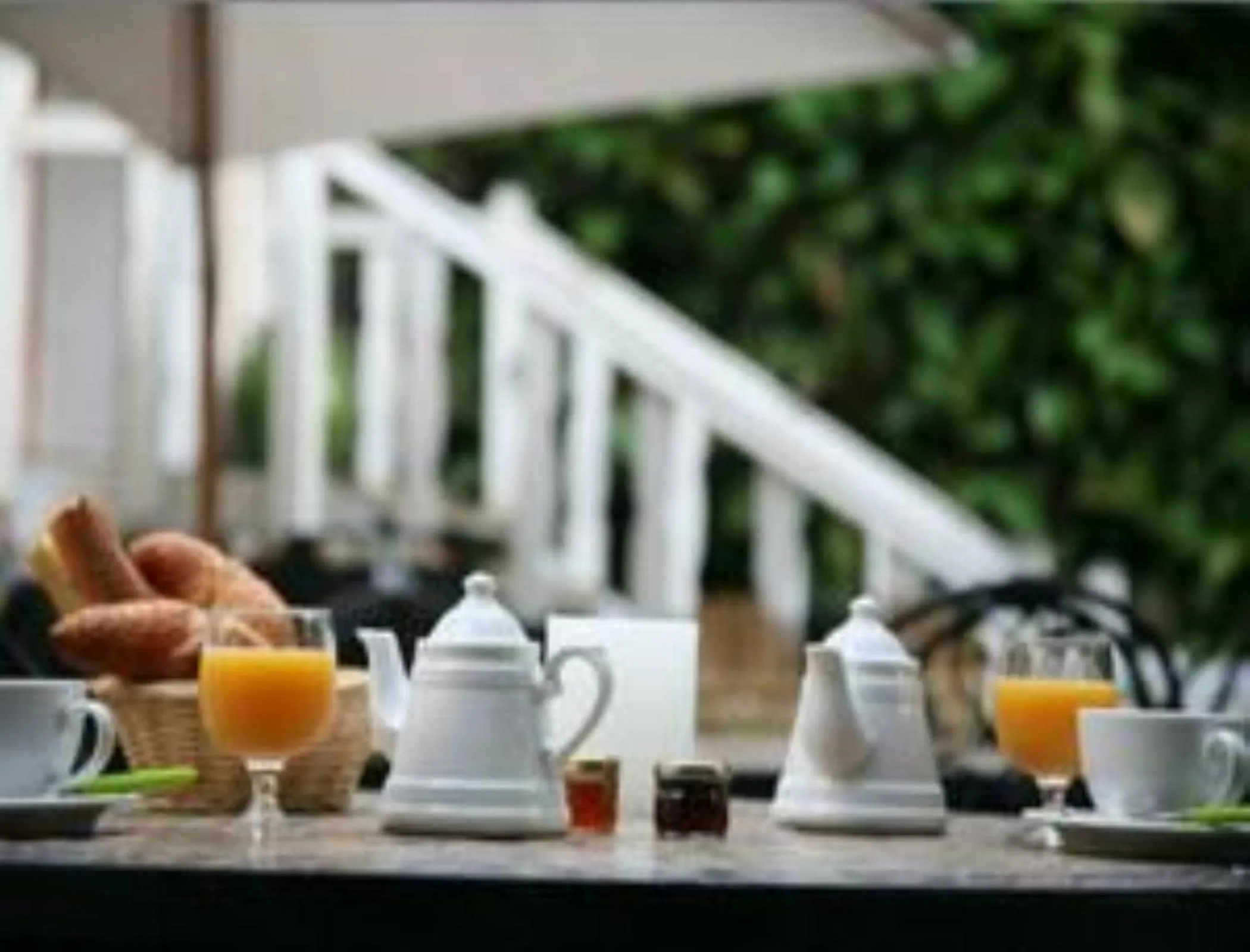 Food and drinks in Villa Eden