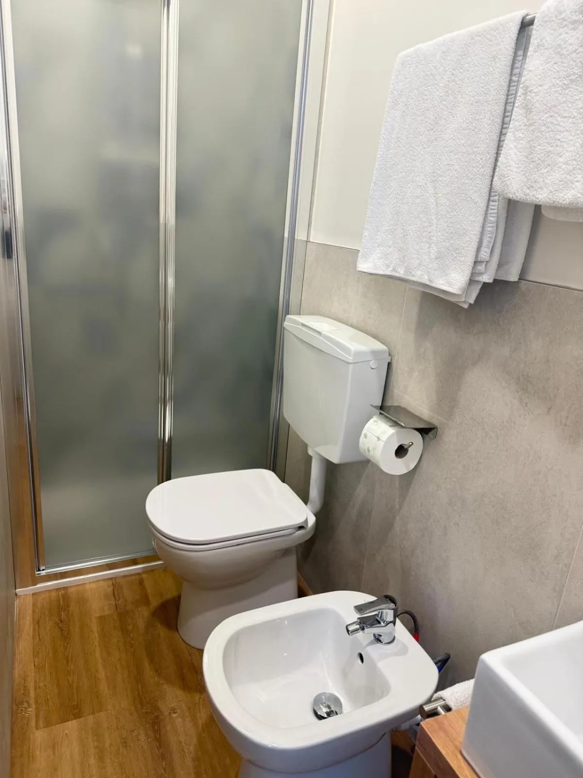 Shower in Hotel Esperia