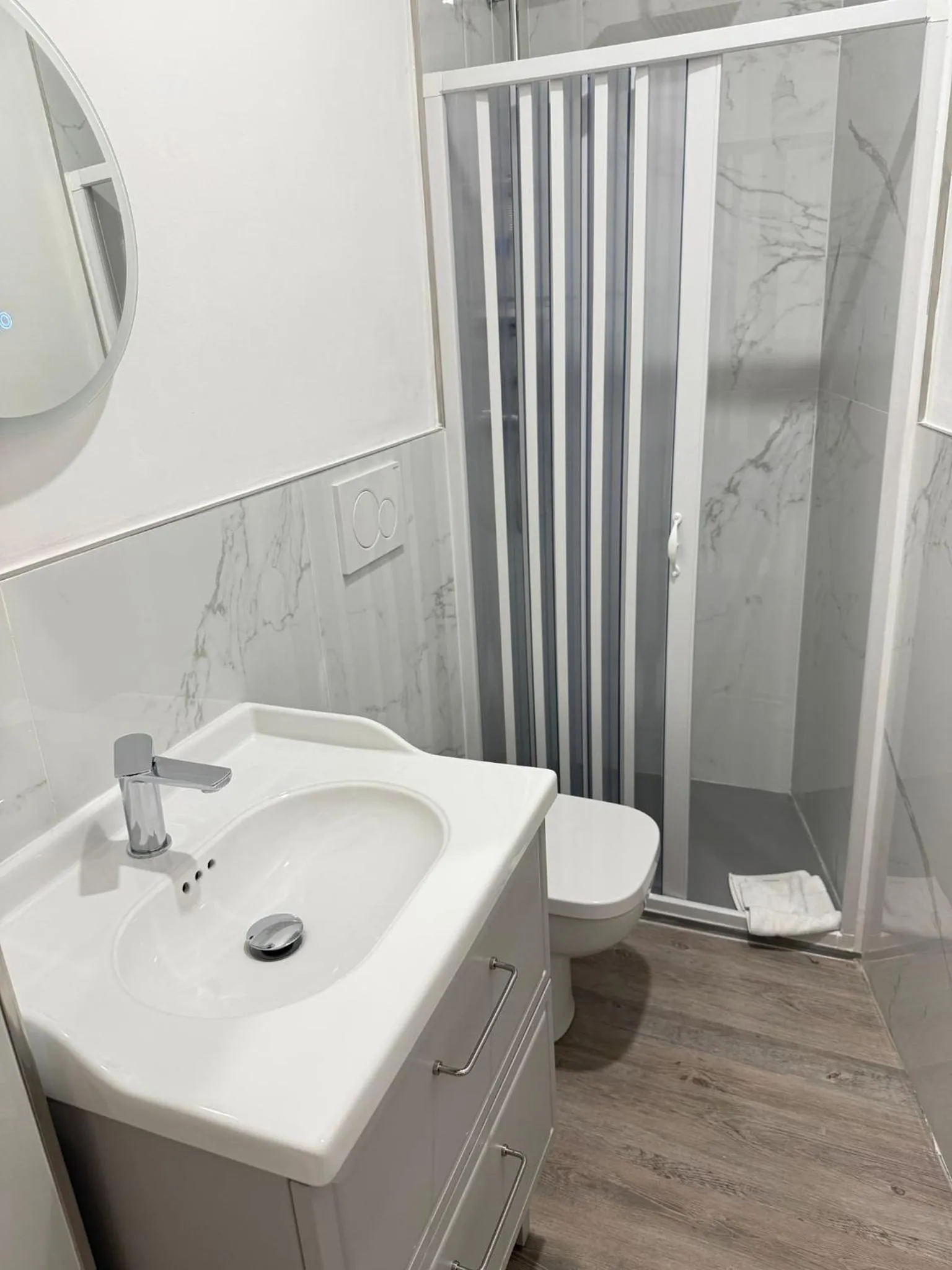 Shower in Hotel Esperia