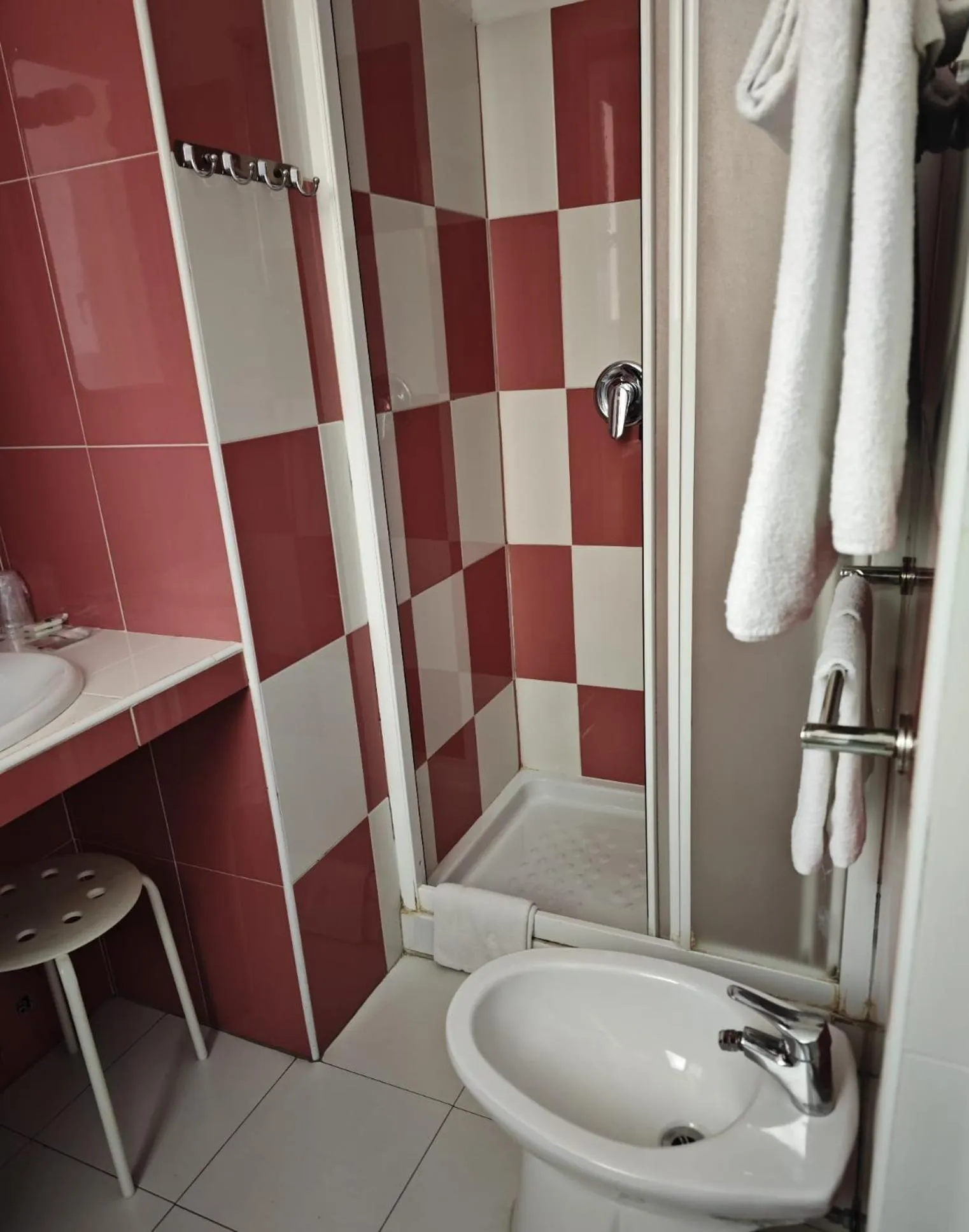 Shower in Hotel Esperia