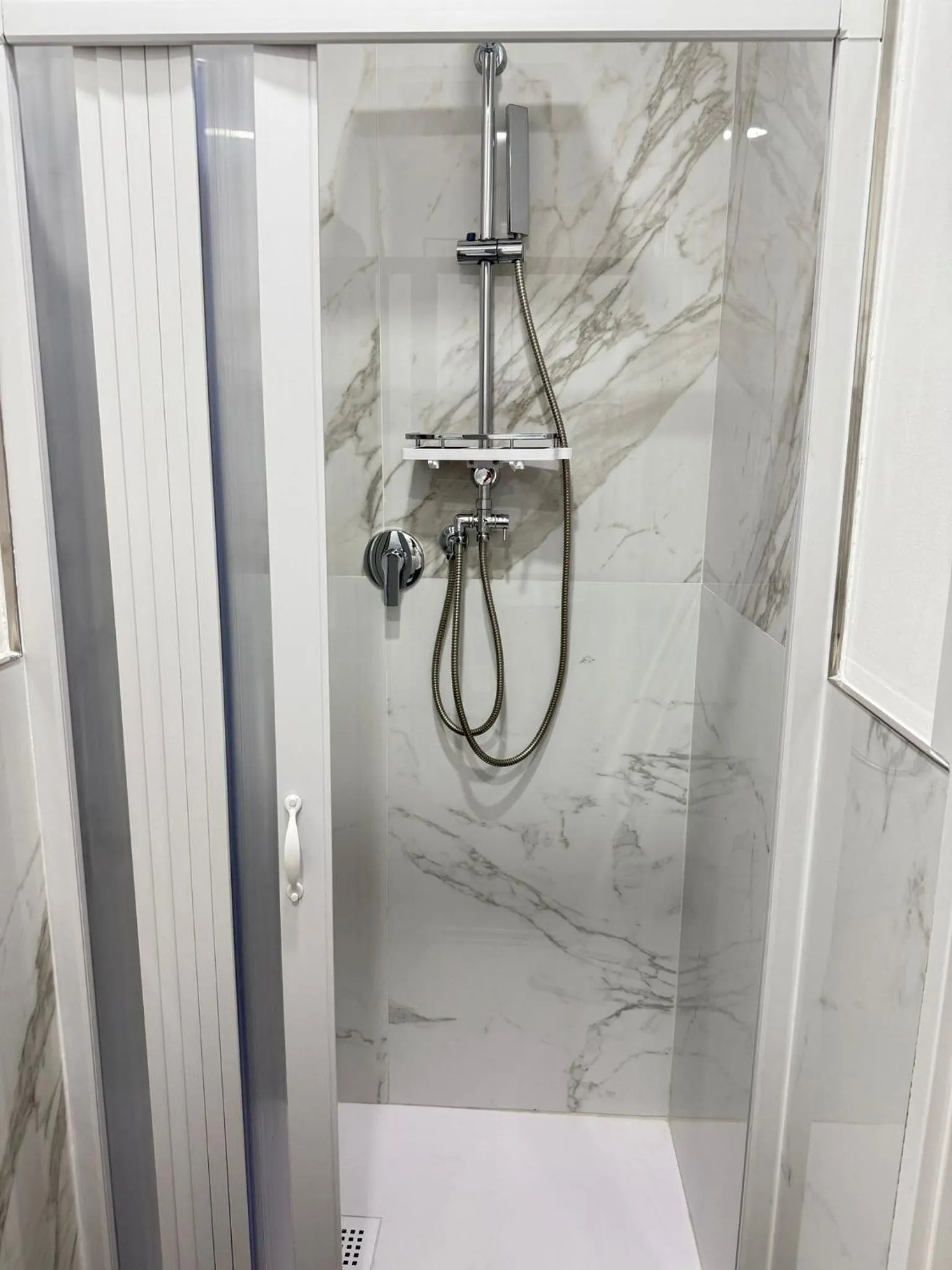 Shower in Hotel Esperia