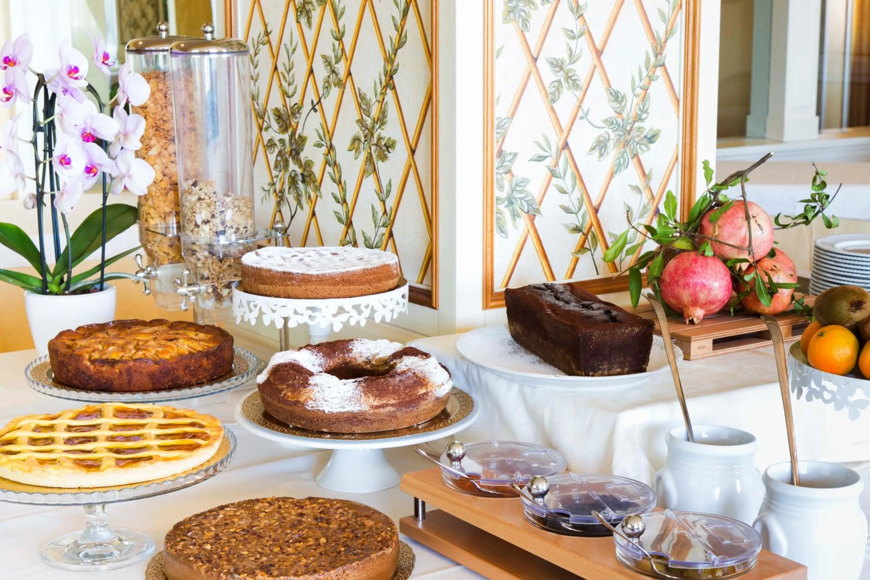 Breakfast in Hotel Tuder