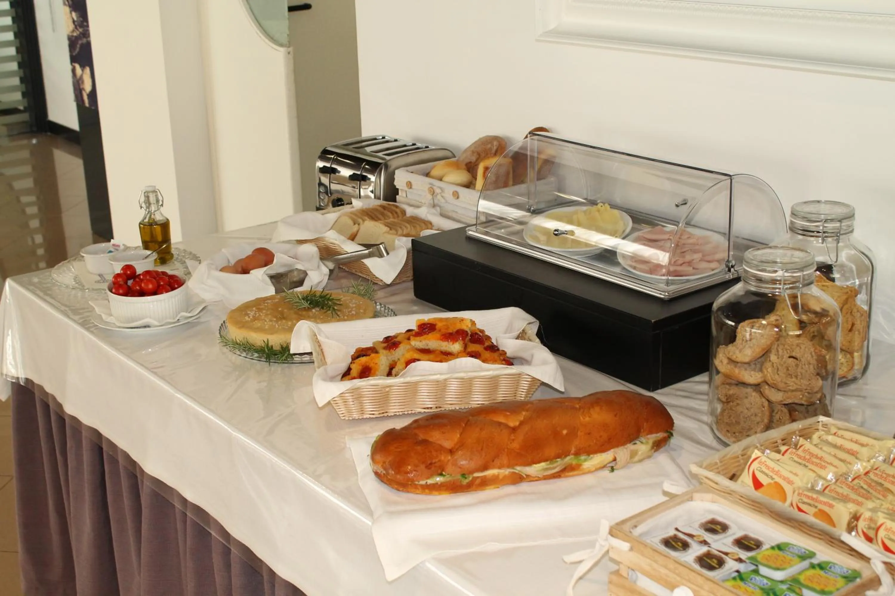 Breakfast in Hotel Santa Lucia