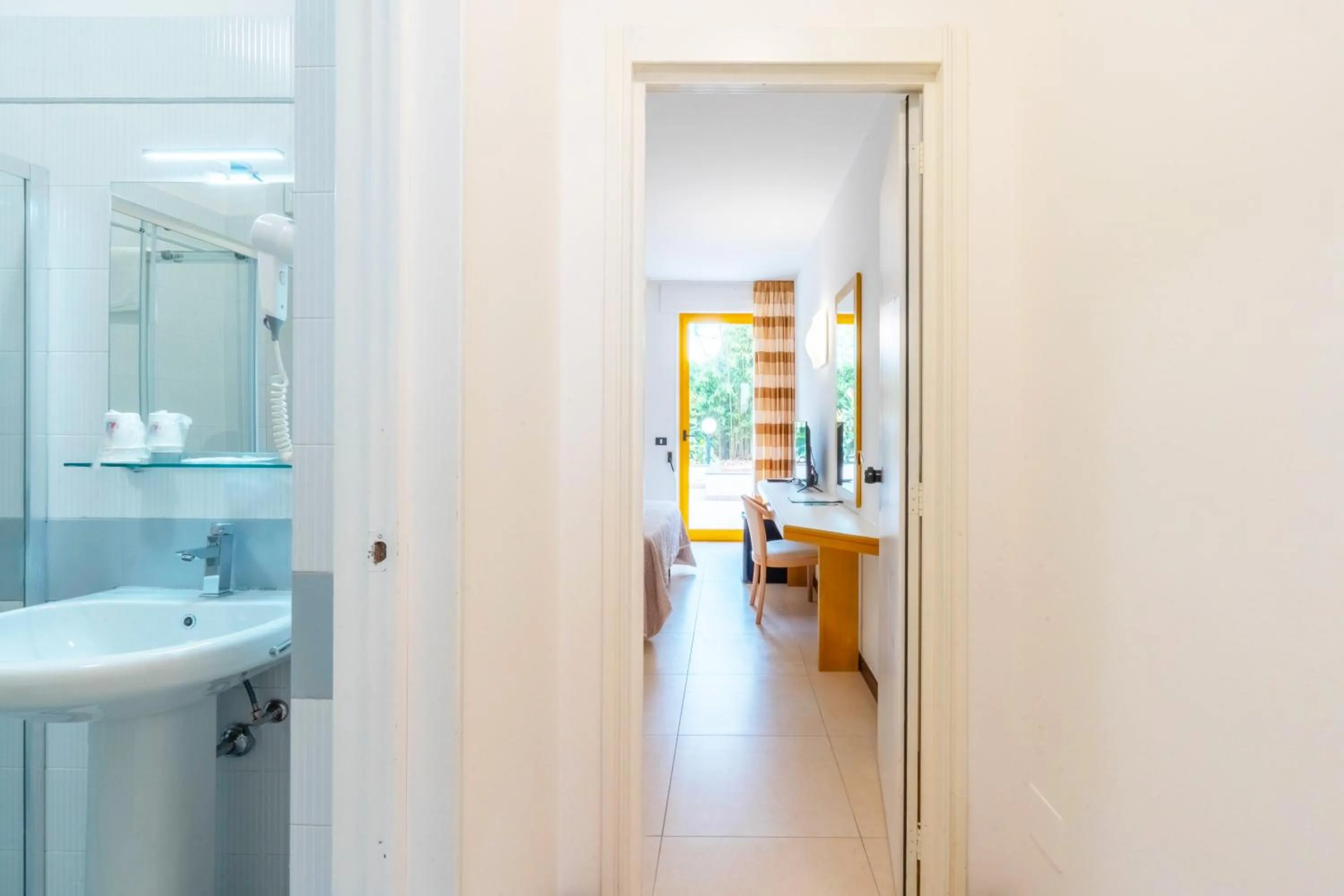 Shower in Hotel Santa Lucia