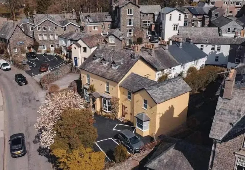 Bird's eye view in The Cottage