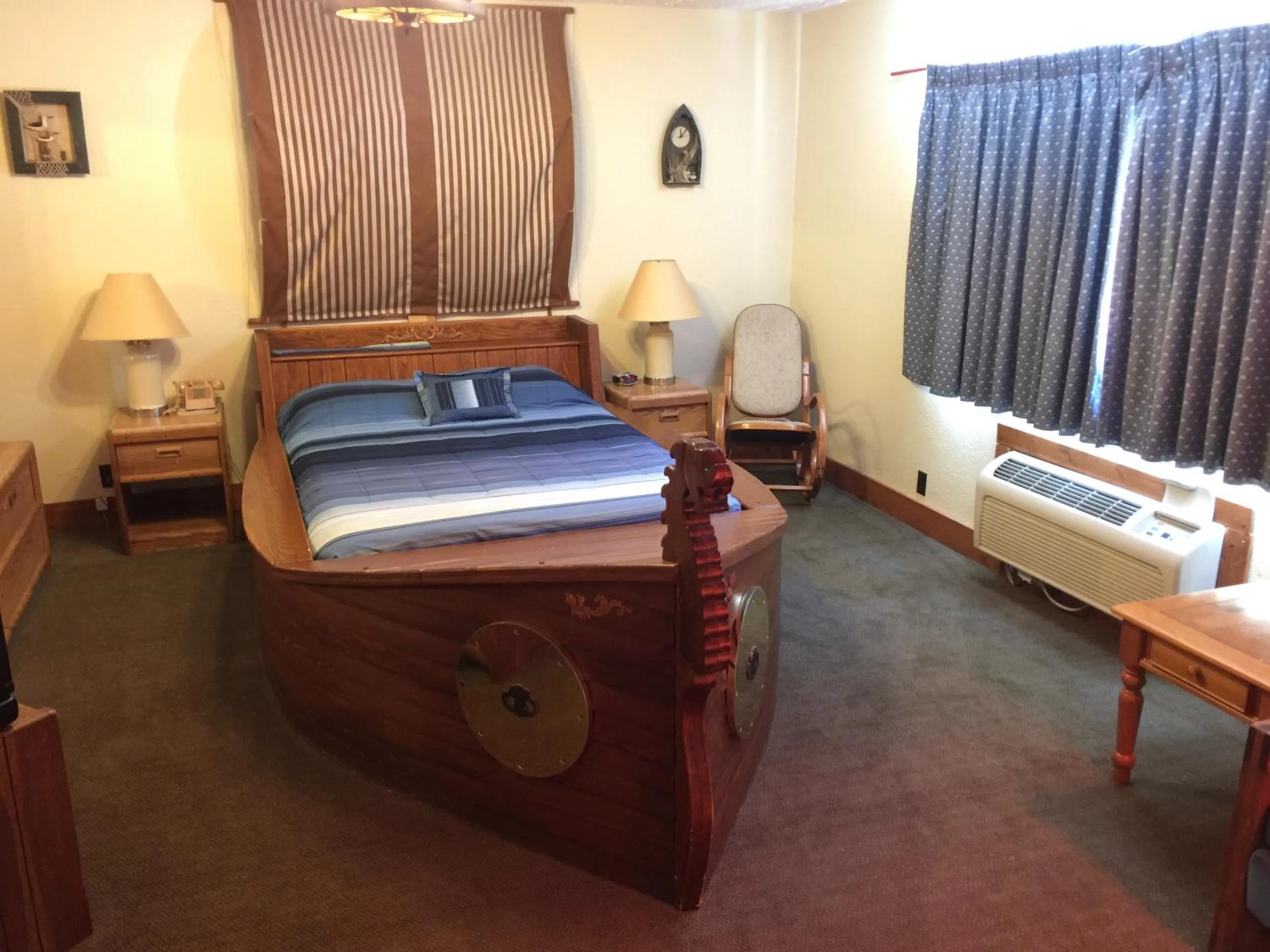 Photo of the whole room, Bed in Don Q Inn